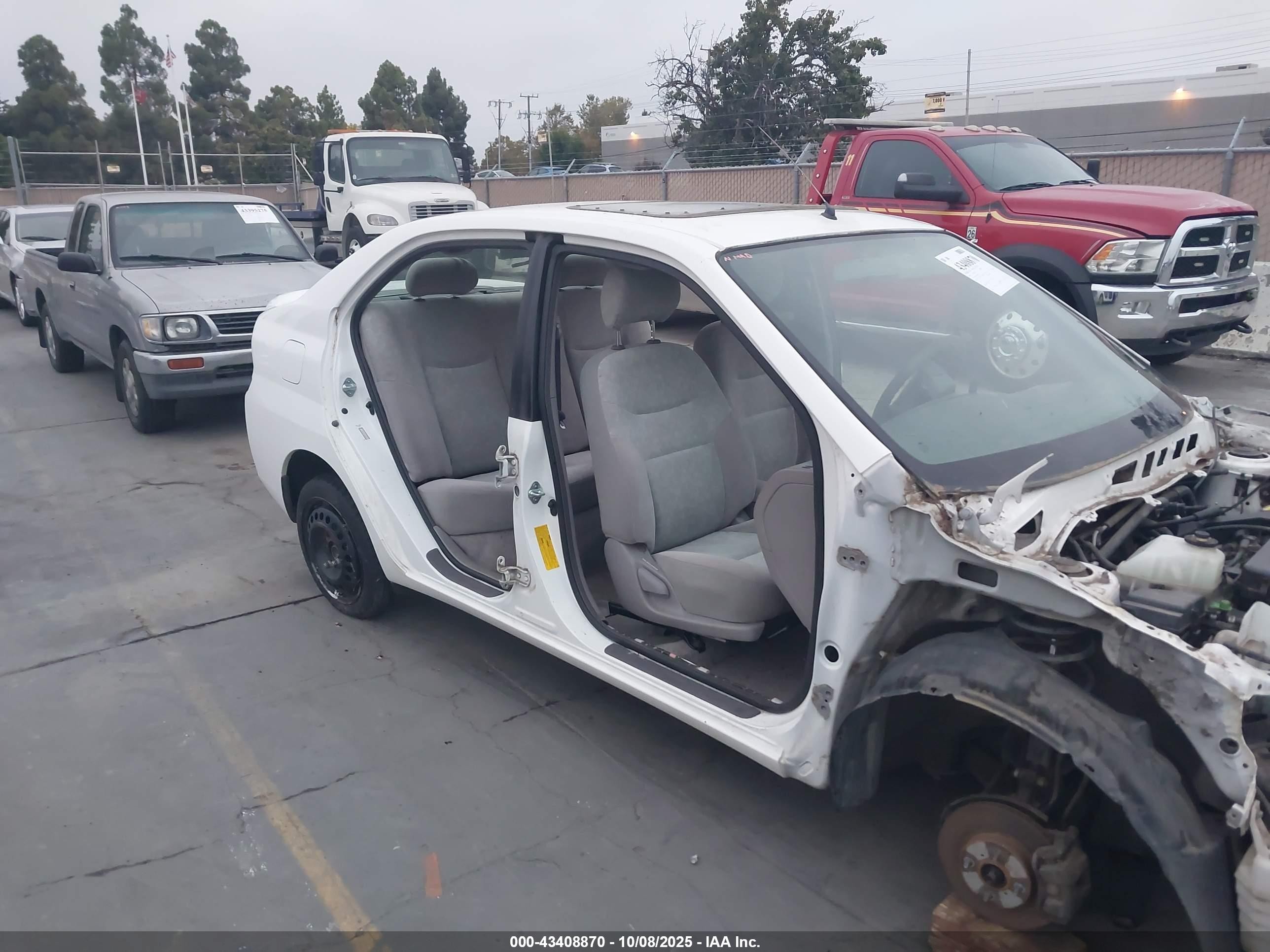 2002 Toyota Prius   White vin: JT2BK18U720052642