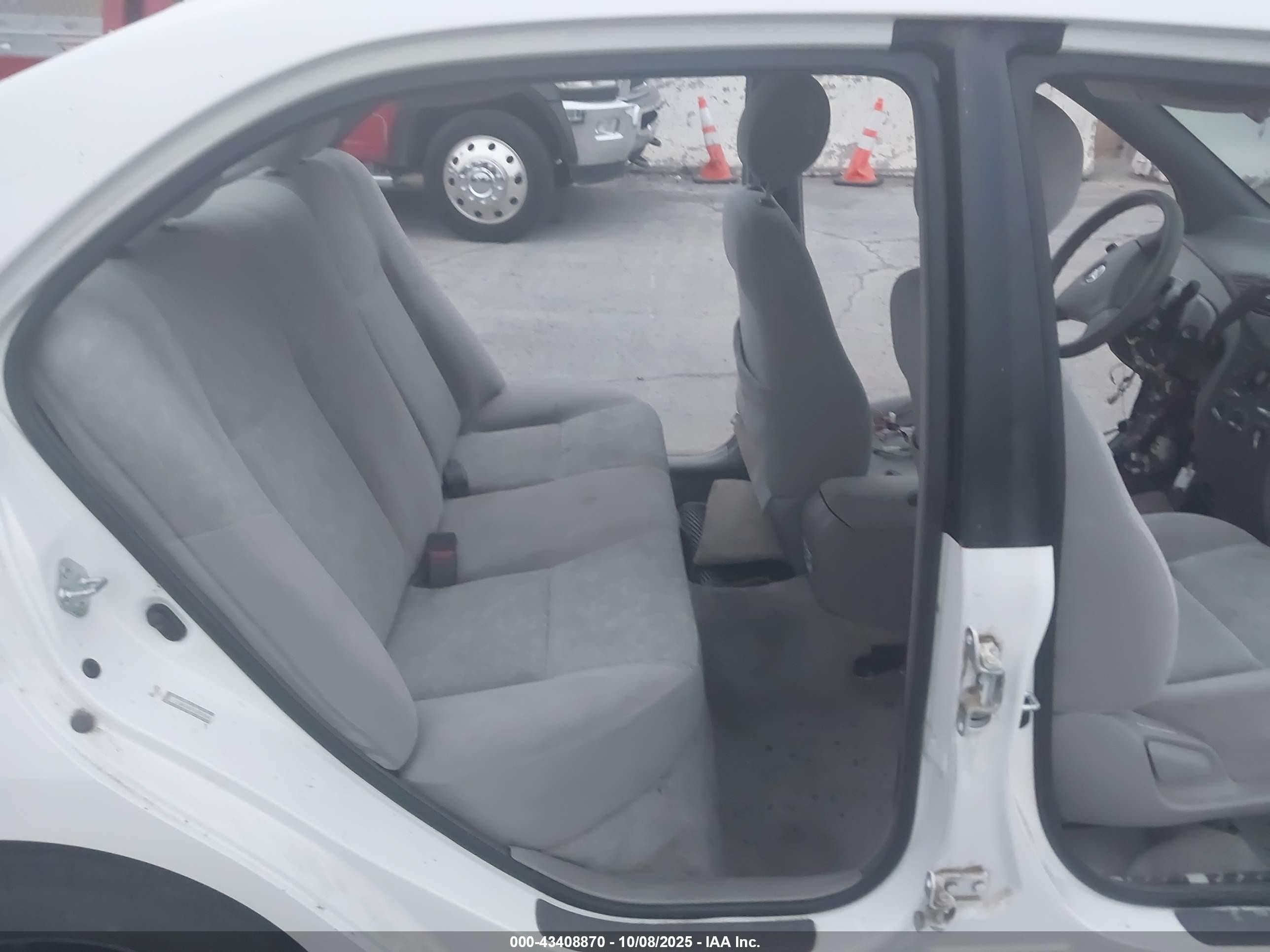 2002 Toyota Prius   White vin: JT2BK18U720052642