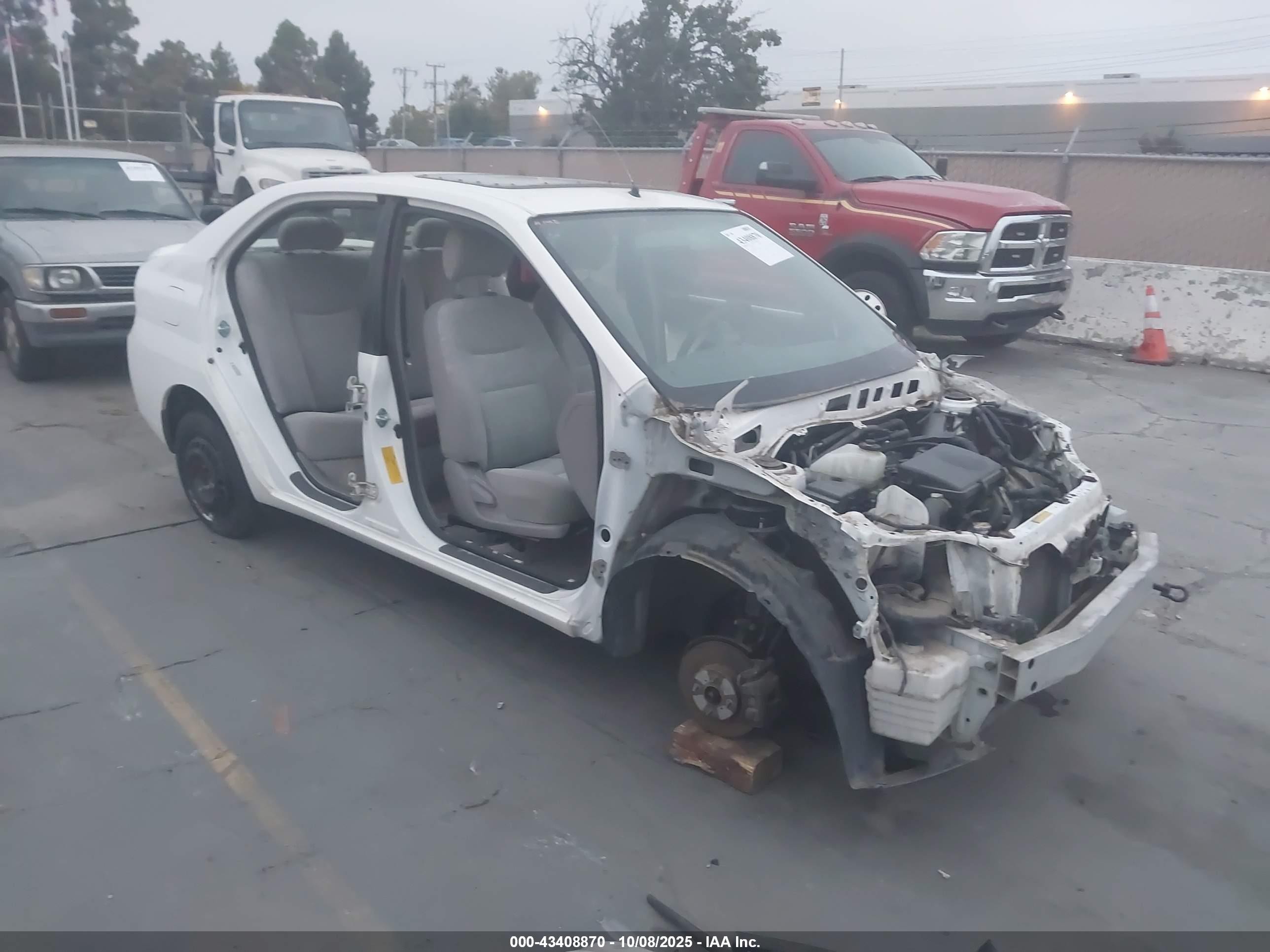 2002 Toyota Prius   White vin: JT2BK18U720052642