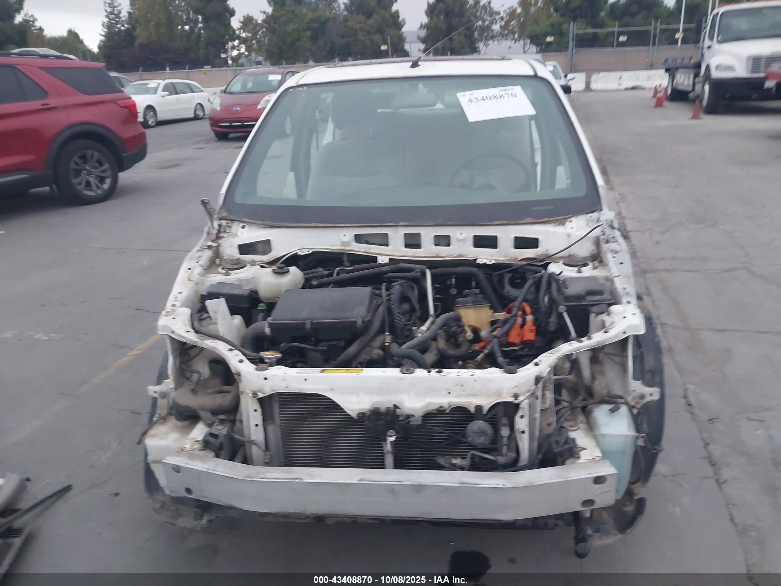 2002 Toyota Prius   White vin: JT2BK18U720052642