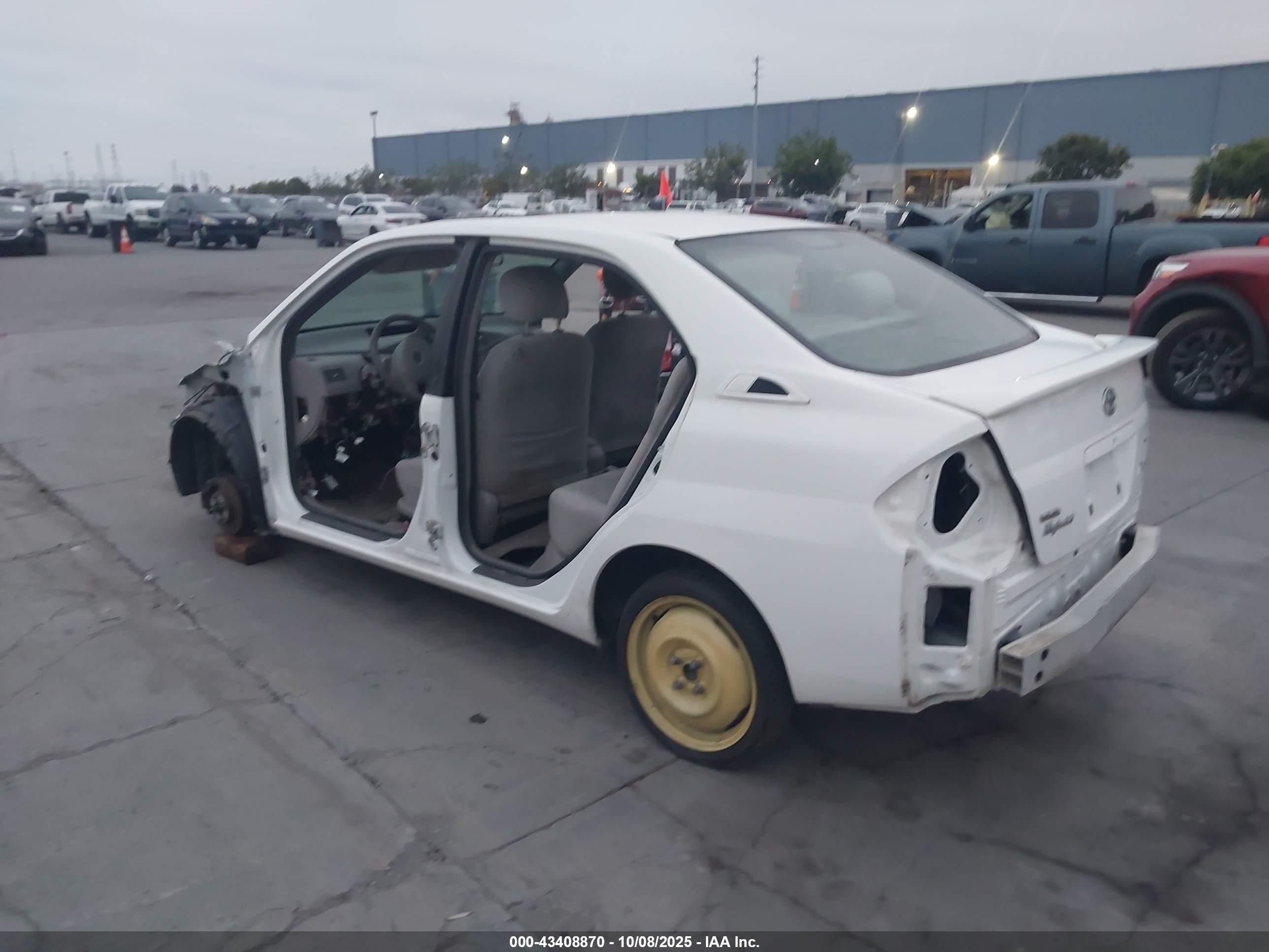 2002 Toyota Prius   White vin: JT2BK18U720052642