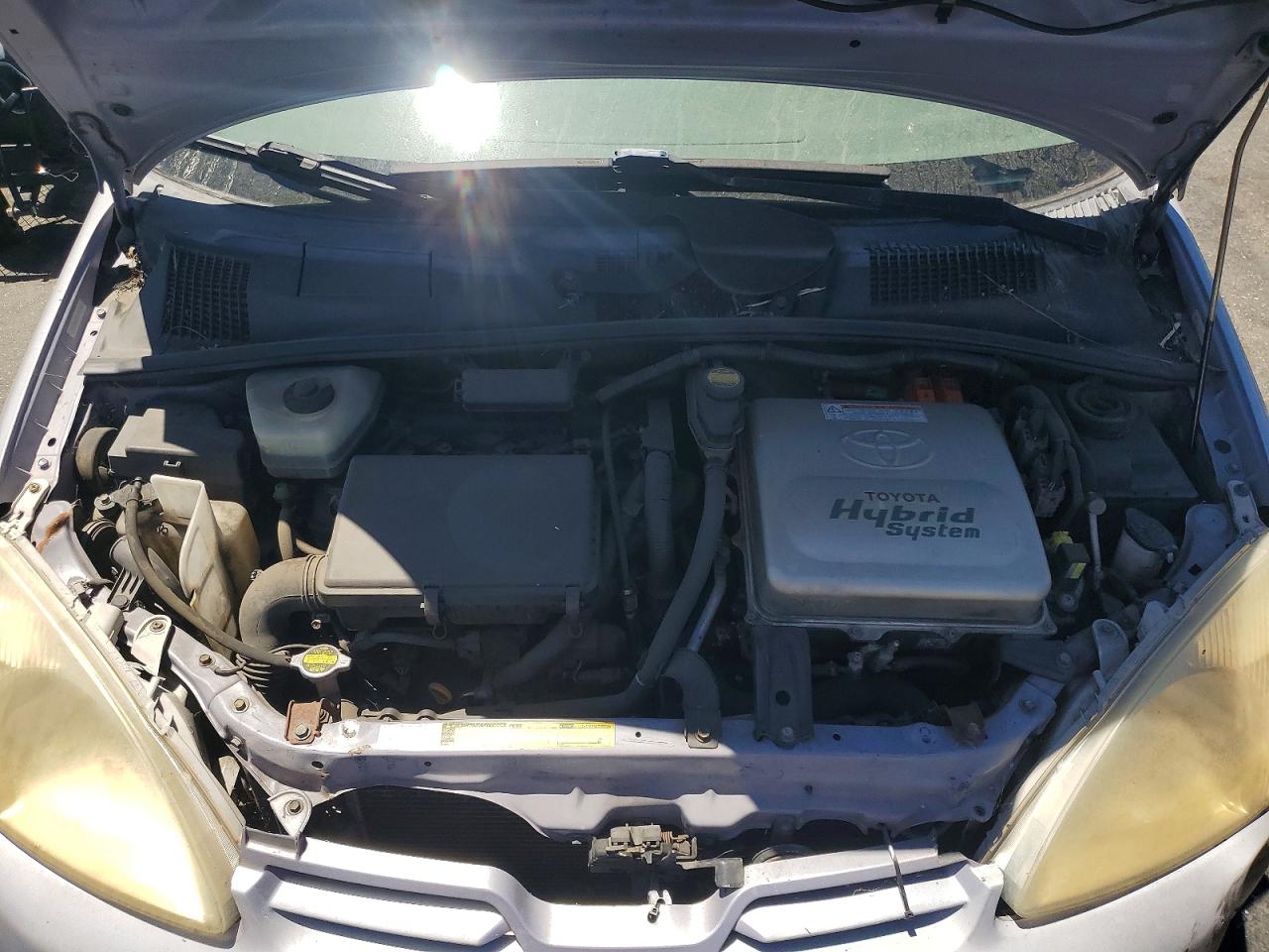 2002 Toyota Prius Base Серебряный vin: JT2BK18U820046607