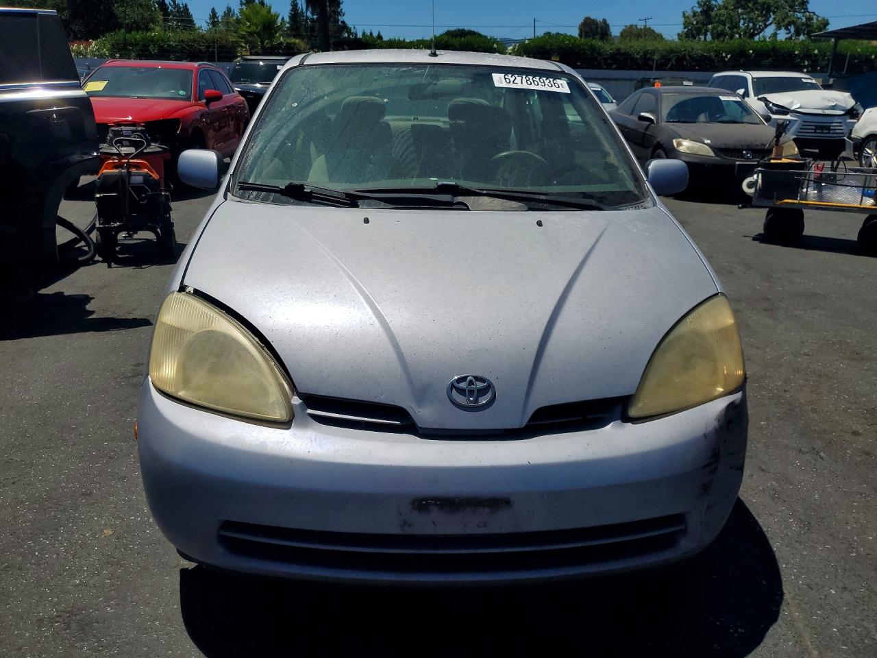 2002 Toyota Prius Base Серебряный vin: JT2BK18U820046607