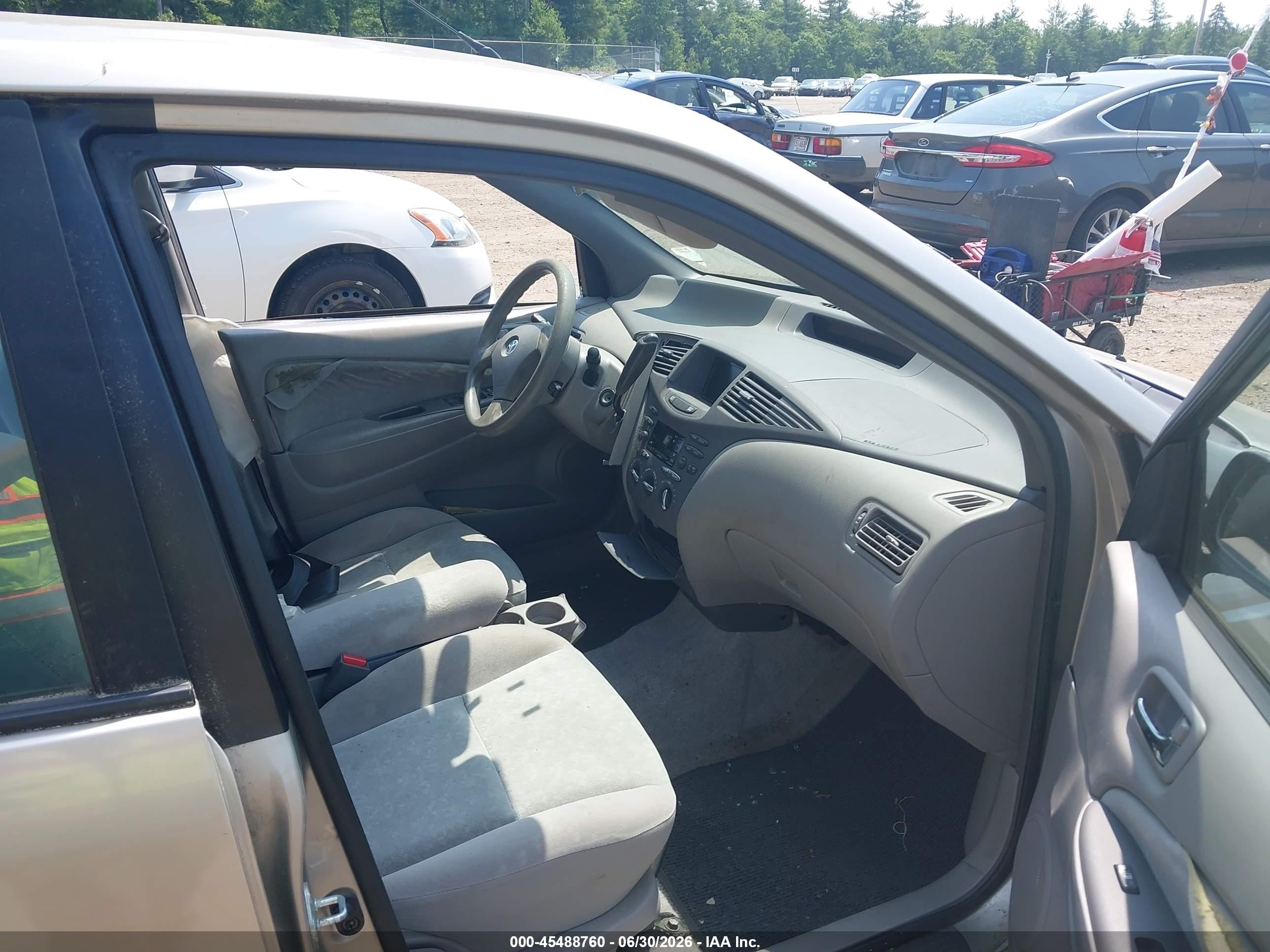 2002 Toyota Prius   Серебряный vin: JT2BK18U820067005
