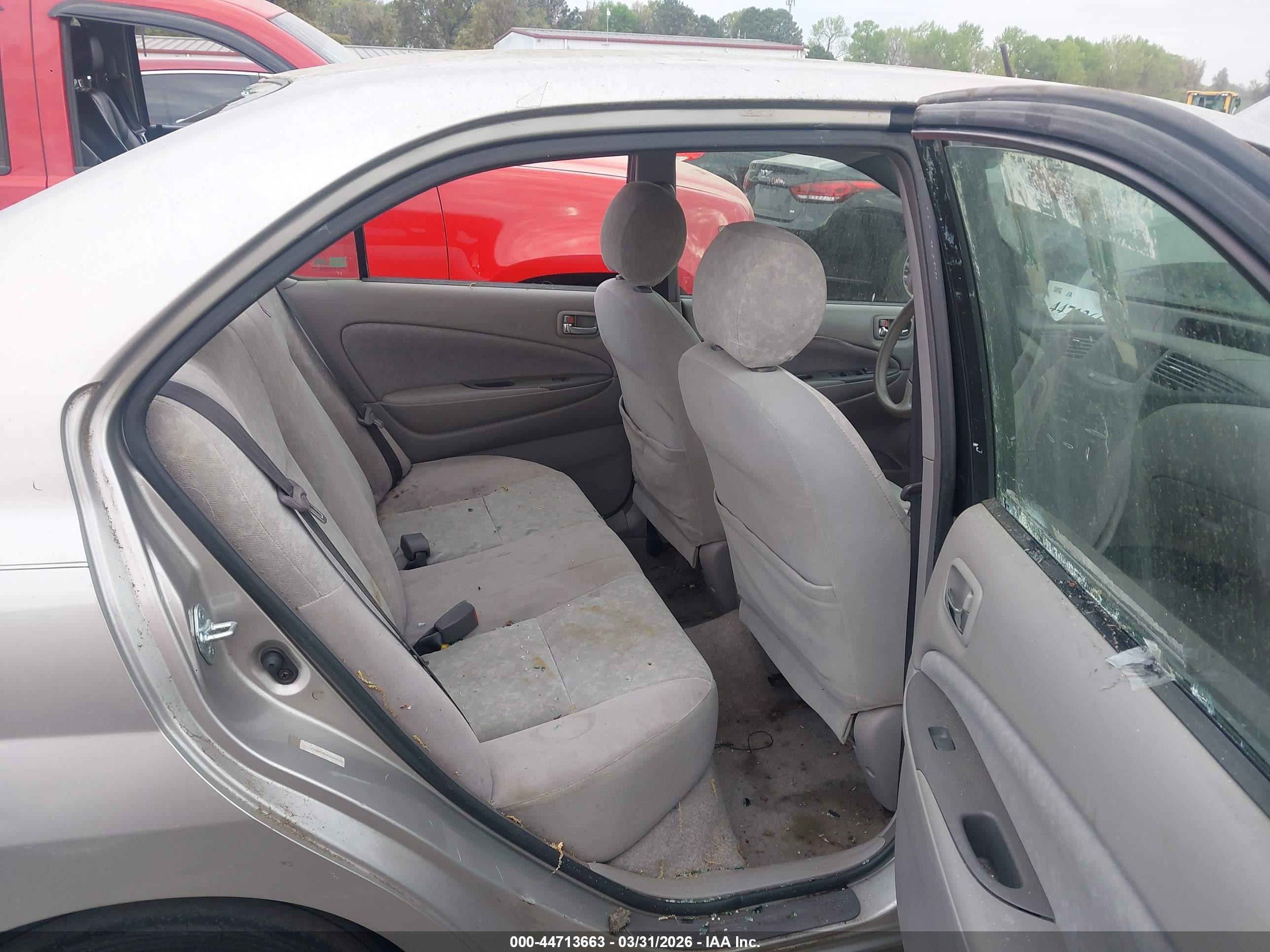 2002 Toyota Prius Кремовый vin: JT2BK18UX20066230
