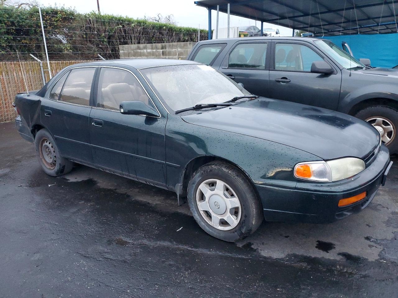 1995 Toyota Camry Le Green vin: JT2GK12E1S0124877
