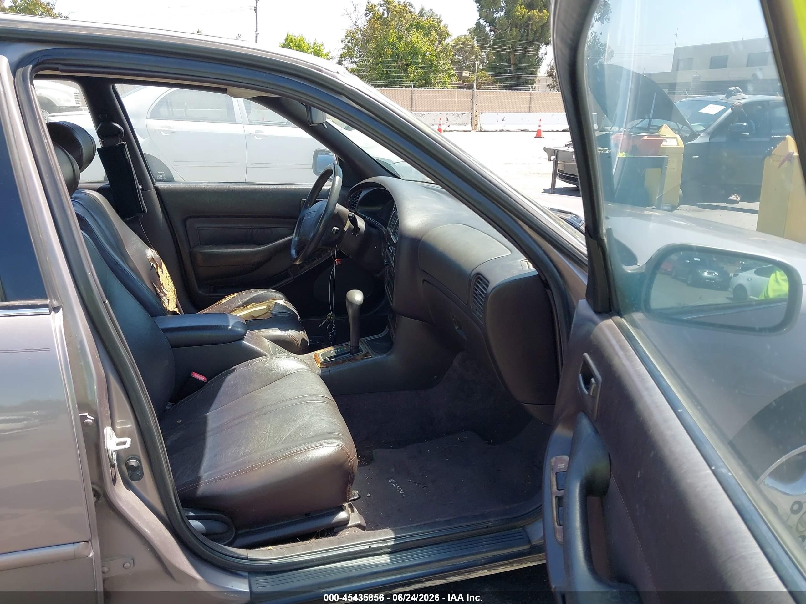 1994 Toyota Camry Le Gray vin: JT2GK12E5R0065973