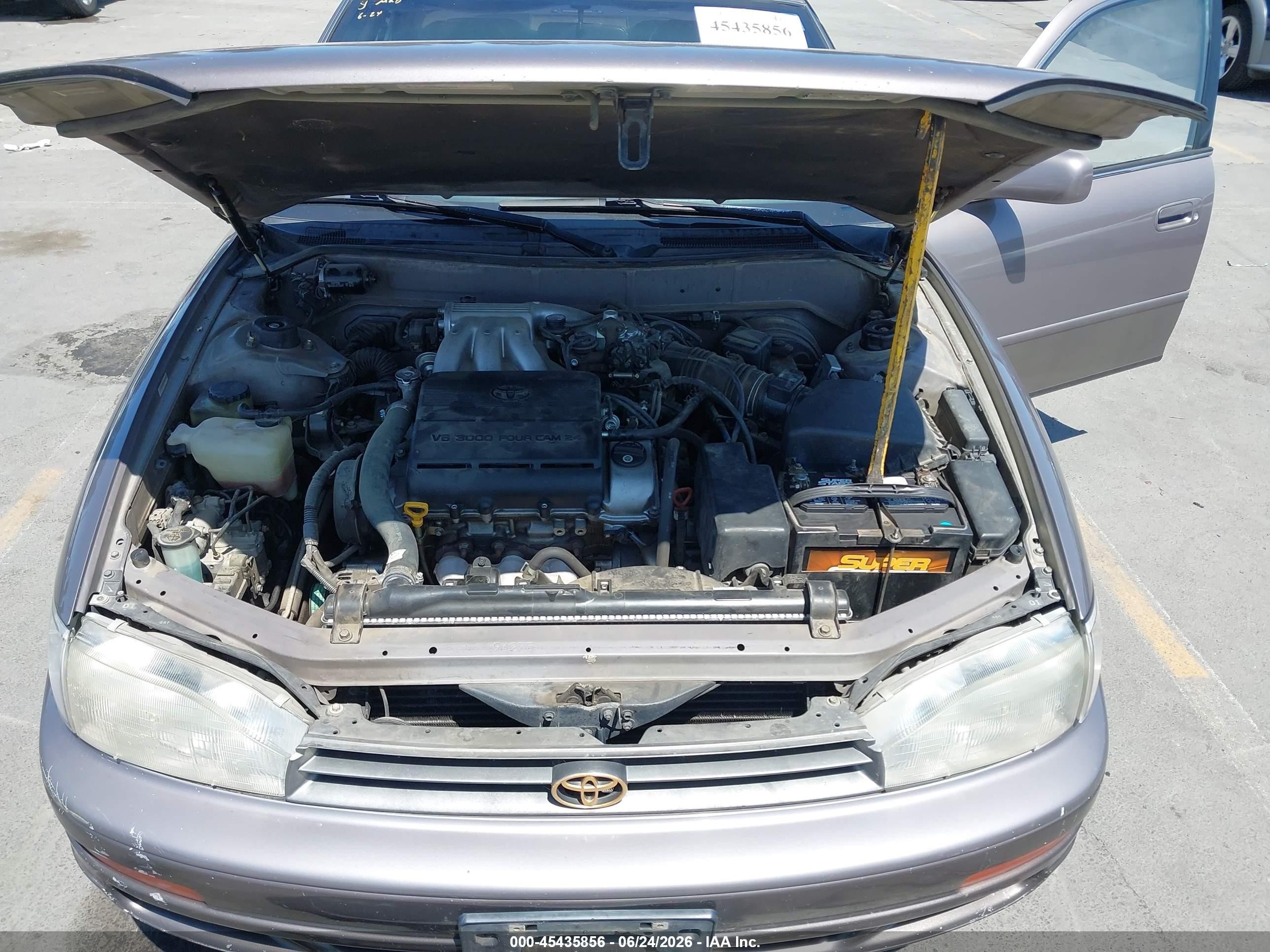 1994 Toyota Camry Le Gray vin: JT2GK12E5R0065973