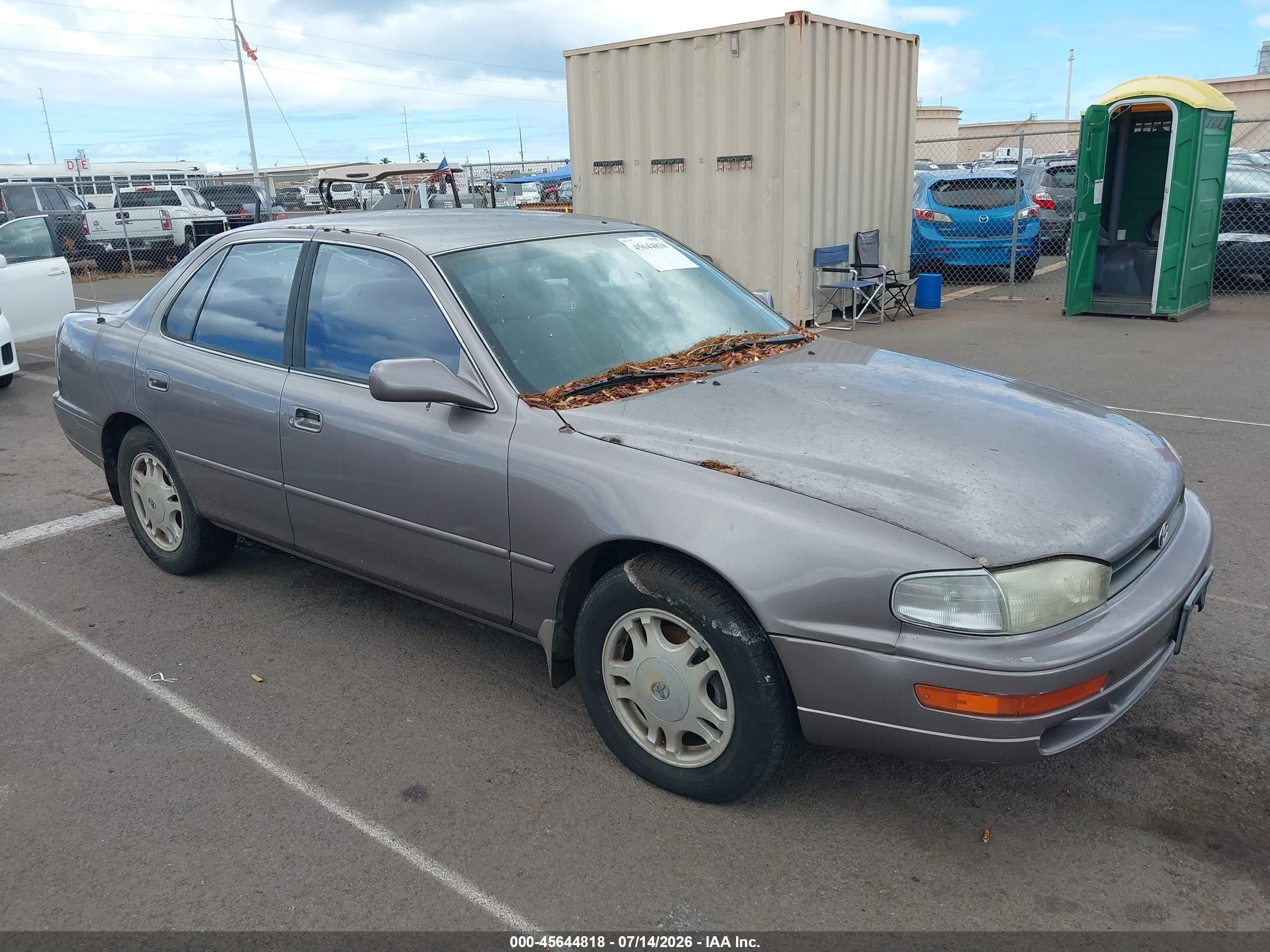 1994 Toyota Camry Le Gray vin: JT2GK12E6R0027412