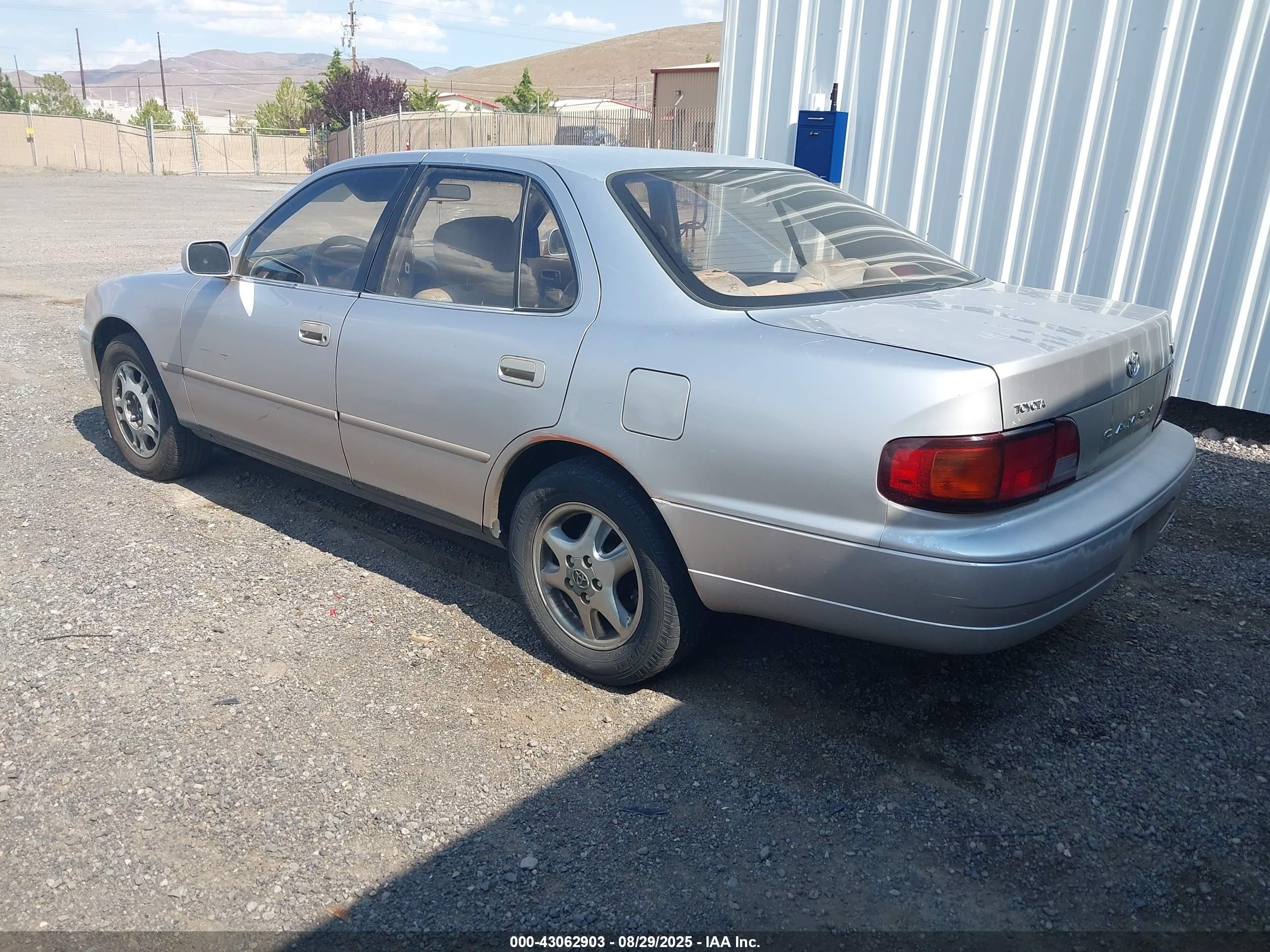 1995 Toyota Camry Xle Silver vin: JT2GK13E1S0104014