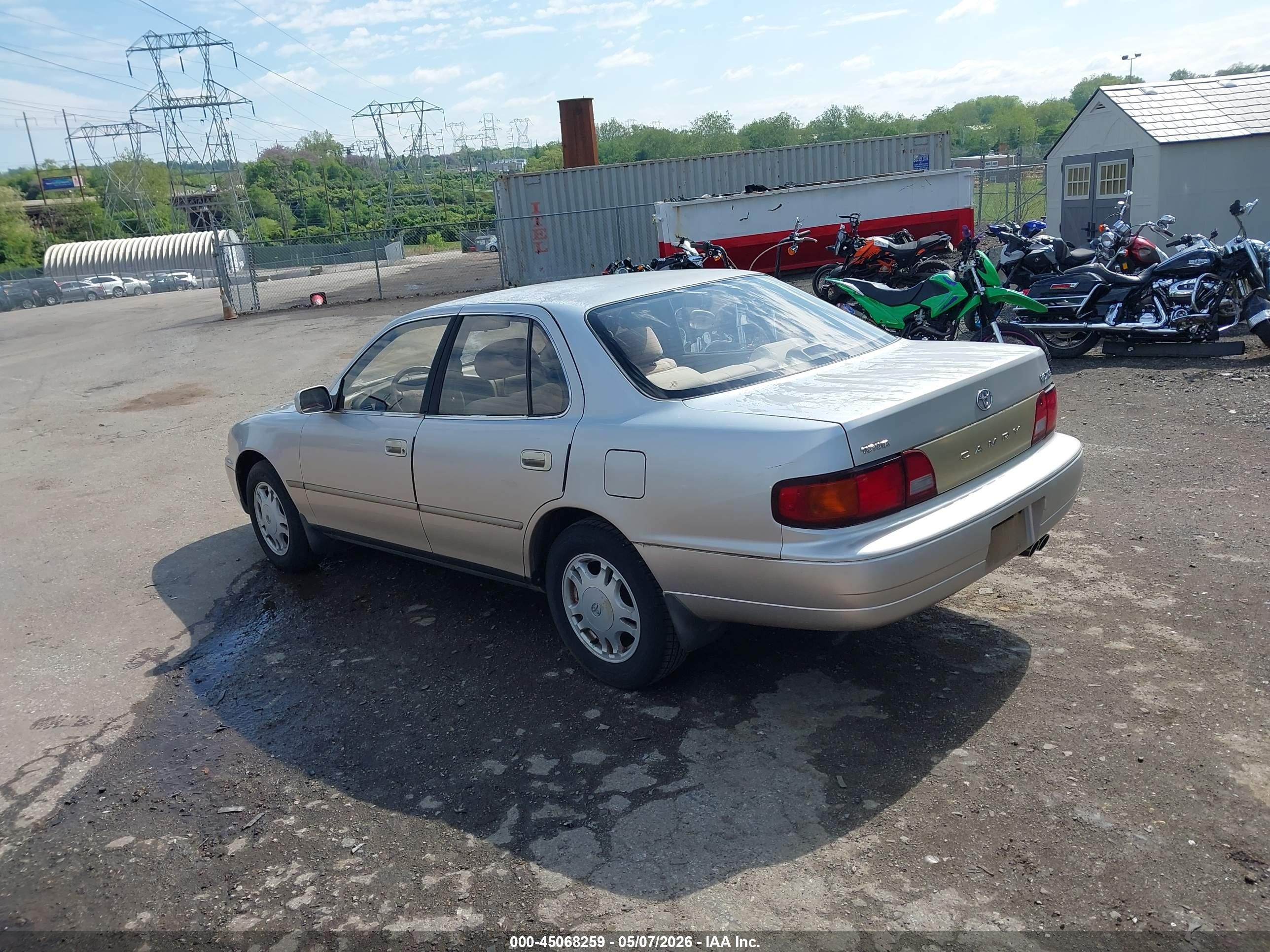 1995 Toyota Camry Xle Silver vin: JT2GK13E4S0090366