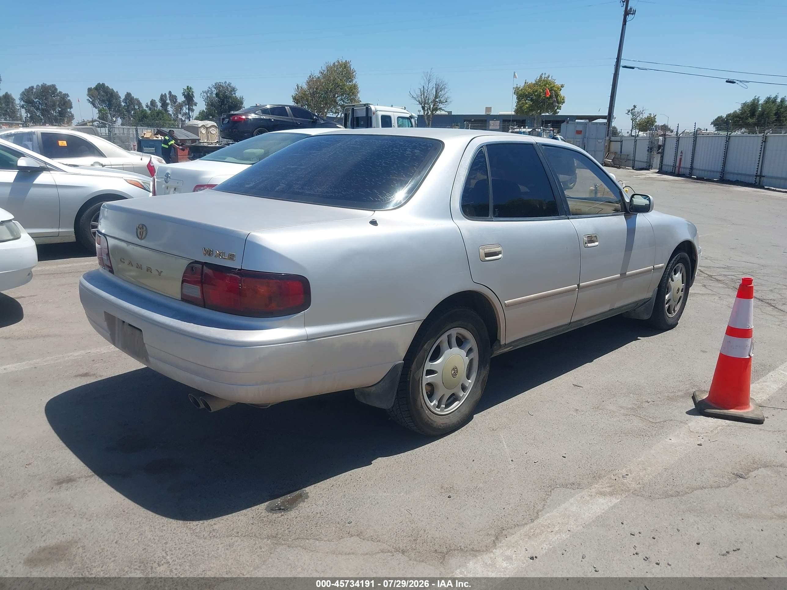 1995 Toyota Camry Xle Silver vin: JT2GK13EXS0116467