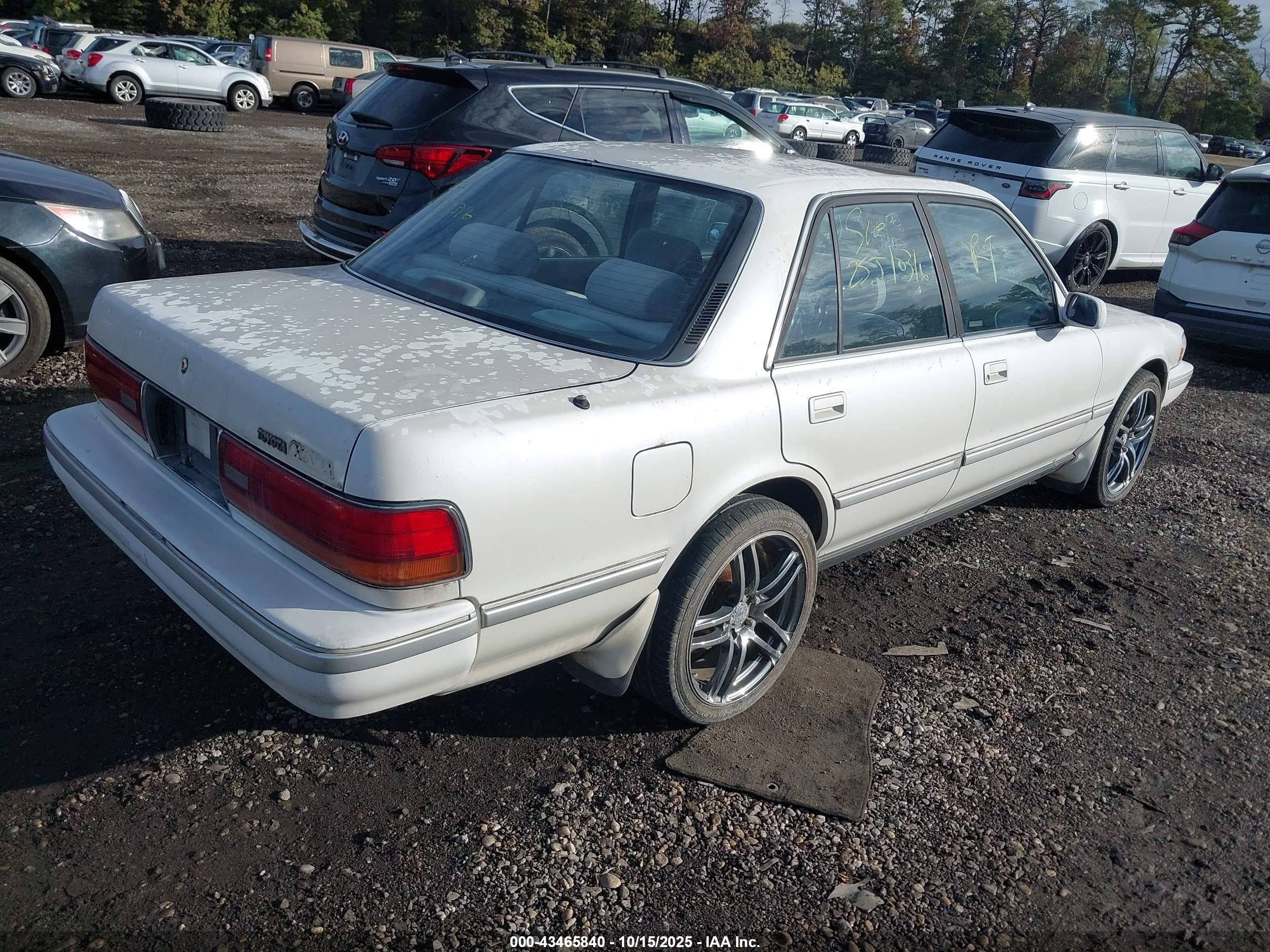 1992 Toyota Cressida Luxury White vin: JT2MX83E2N0085555