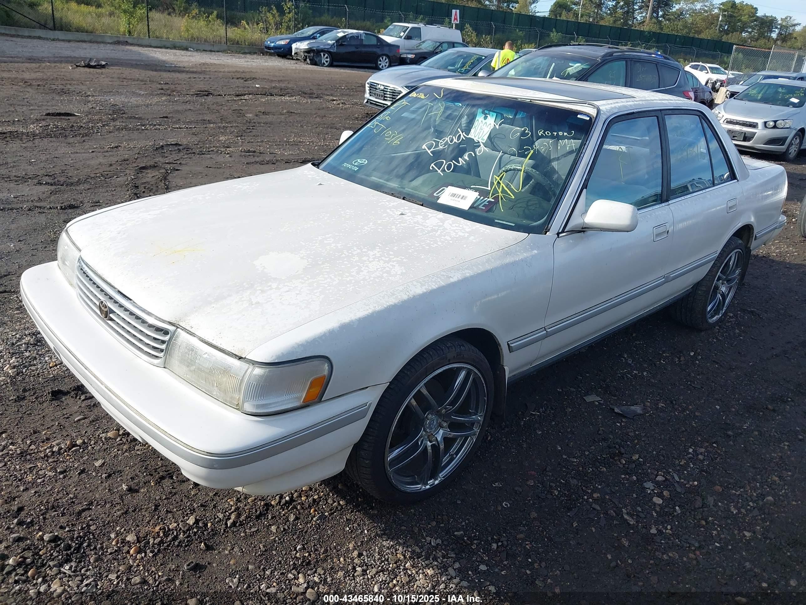 1992 Toyota Cressida Luxury White vin: JT2MX83E2N0085555