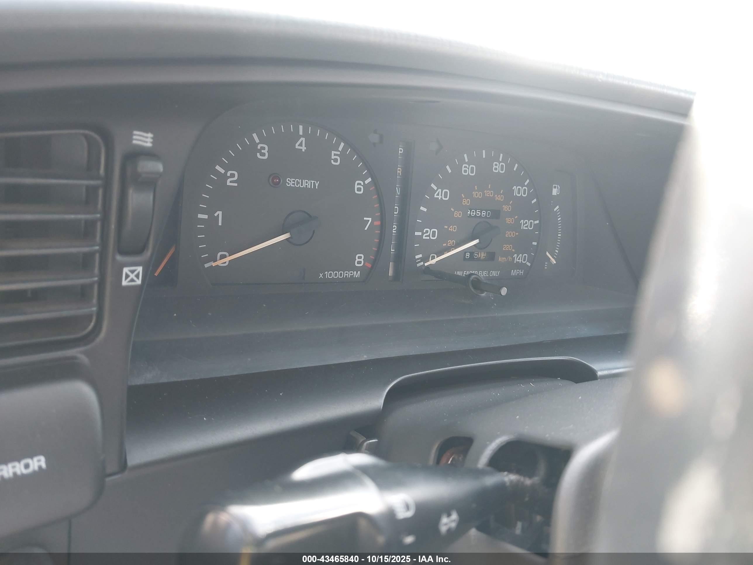 1992 Toyota Cressida Luxury White vin: JT2MX83E2N0085555