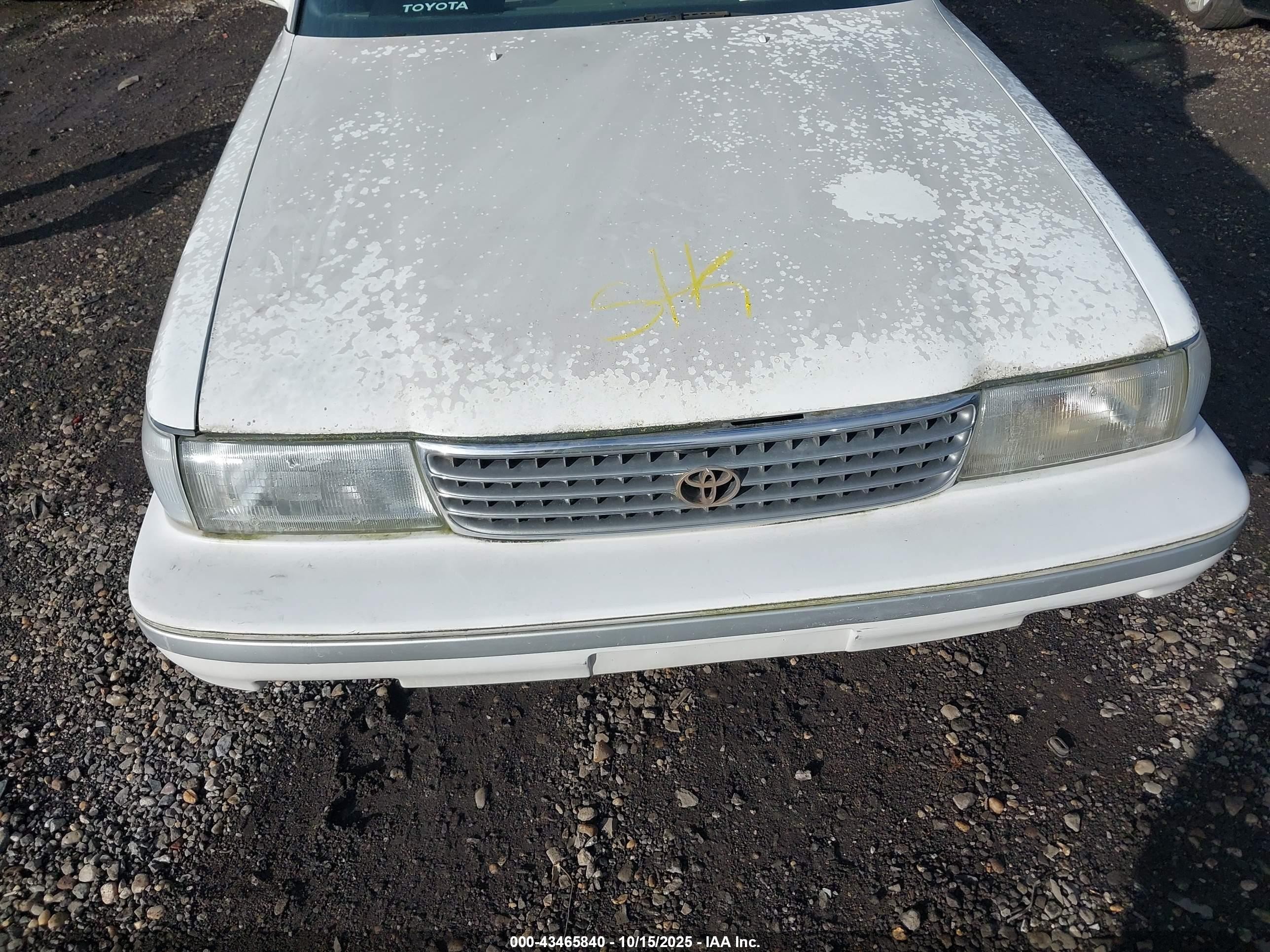 1992 Toyota Cressida Luxury White vin: JT2MX83E2N0085555
