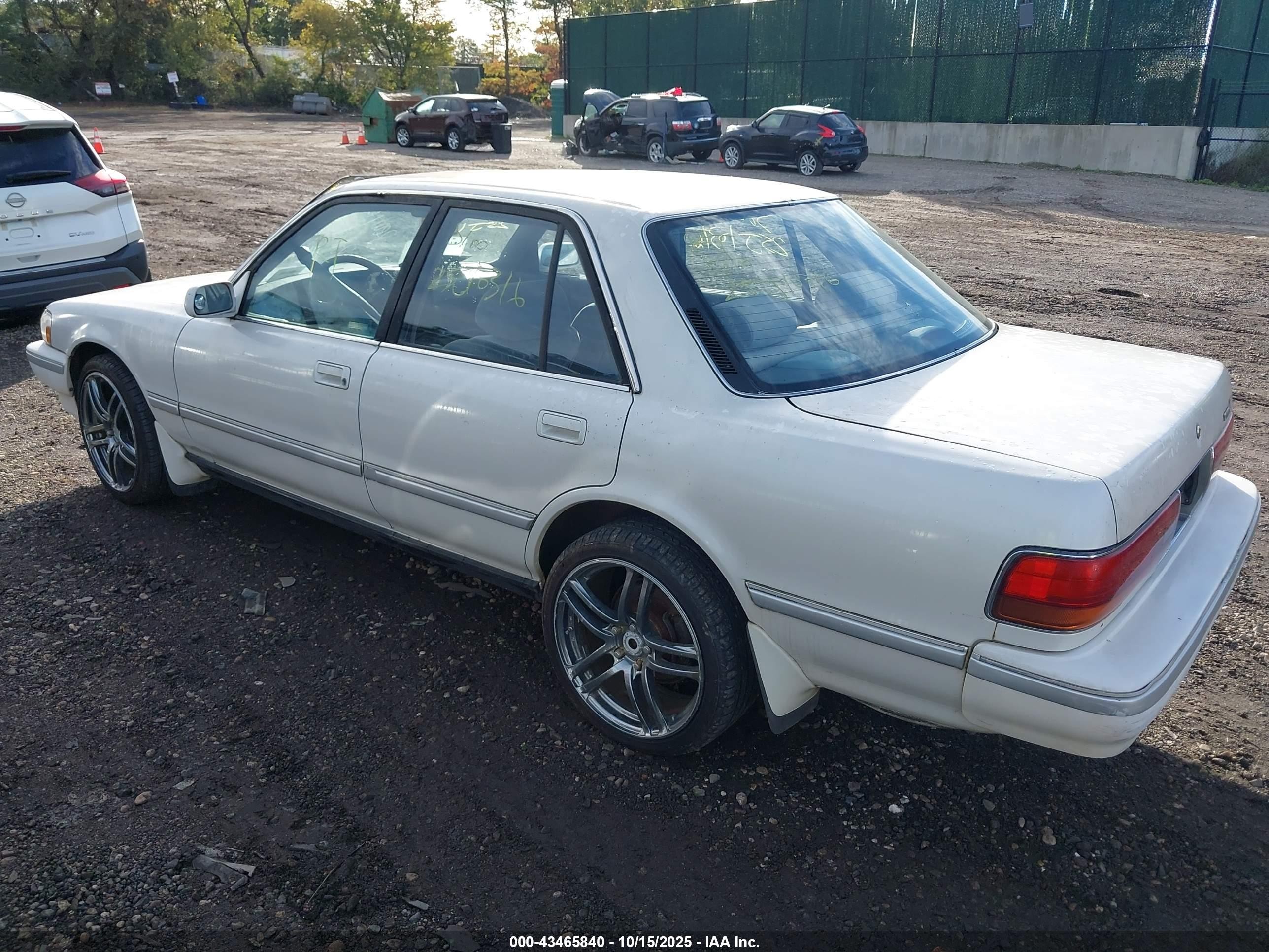 1992 Toyota Cressida Luxury White vin: JT2MX83E2N0085555