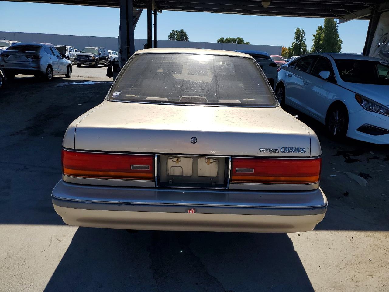 1992 Toyota Cressida Luxury Gold vin: JT2MX83E3N0088707