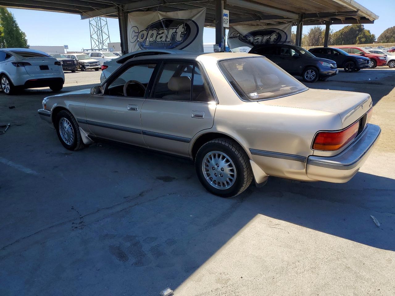 1992 Toyota Cressida Luxury Gold vin: JT2MX83E3N0088707
