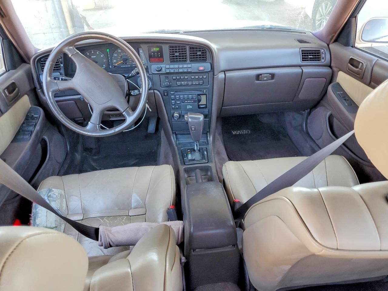 1992 Toyota Cressida Luxury Gold vin: JT2MX83E3N0088707