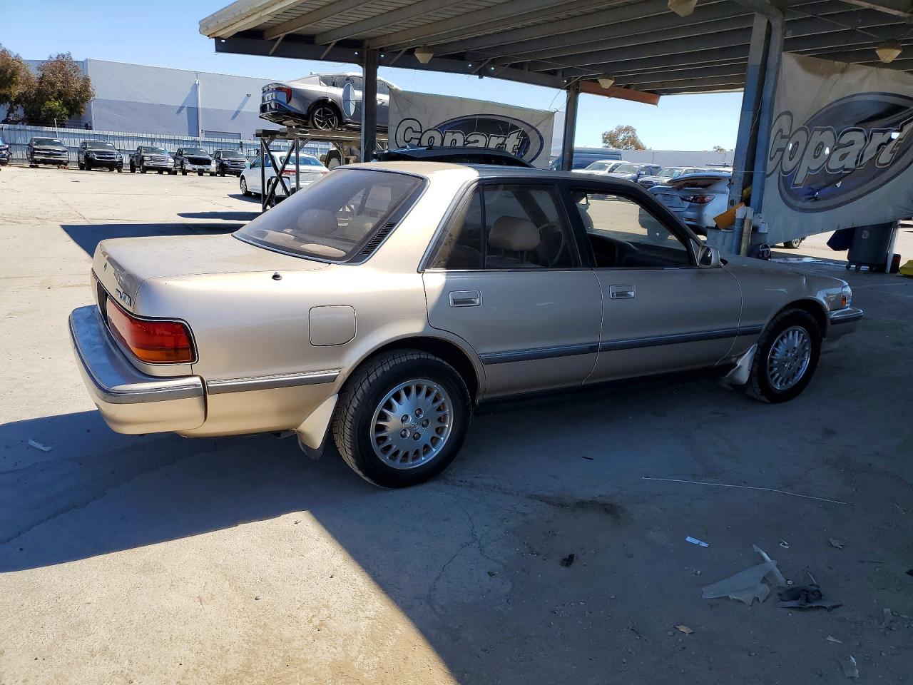 1992 Toyota Cressida Luxury Gold vin: JT2MX83E3N0088707