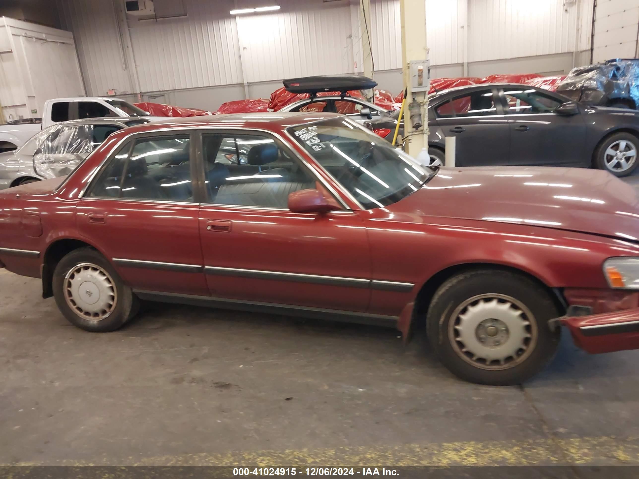 1990 Toyota Cressida Luxury Красный vin: JT2MX83E8L0063816