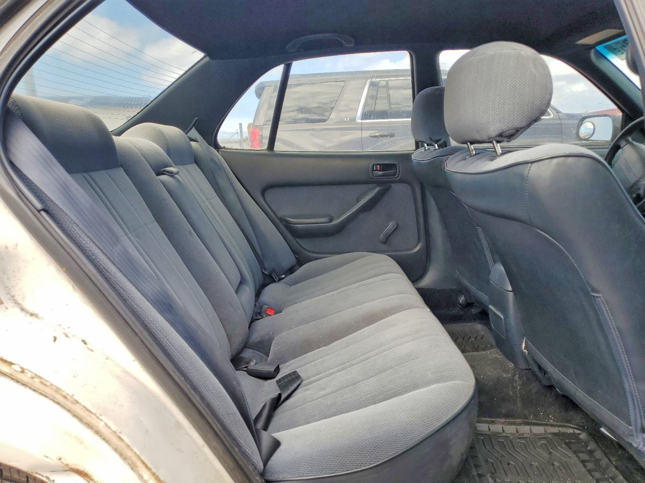 1992 Toyota Camry Dlx White vin: JT2SK11EXN0029671