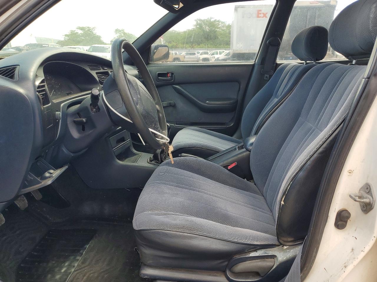 1992 Toyota Camry Dlx White vin: JT2SK11EXN0029671