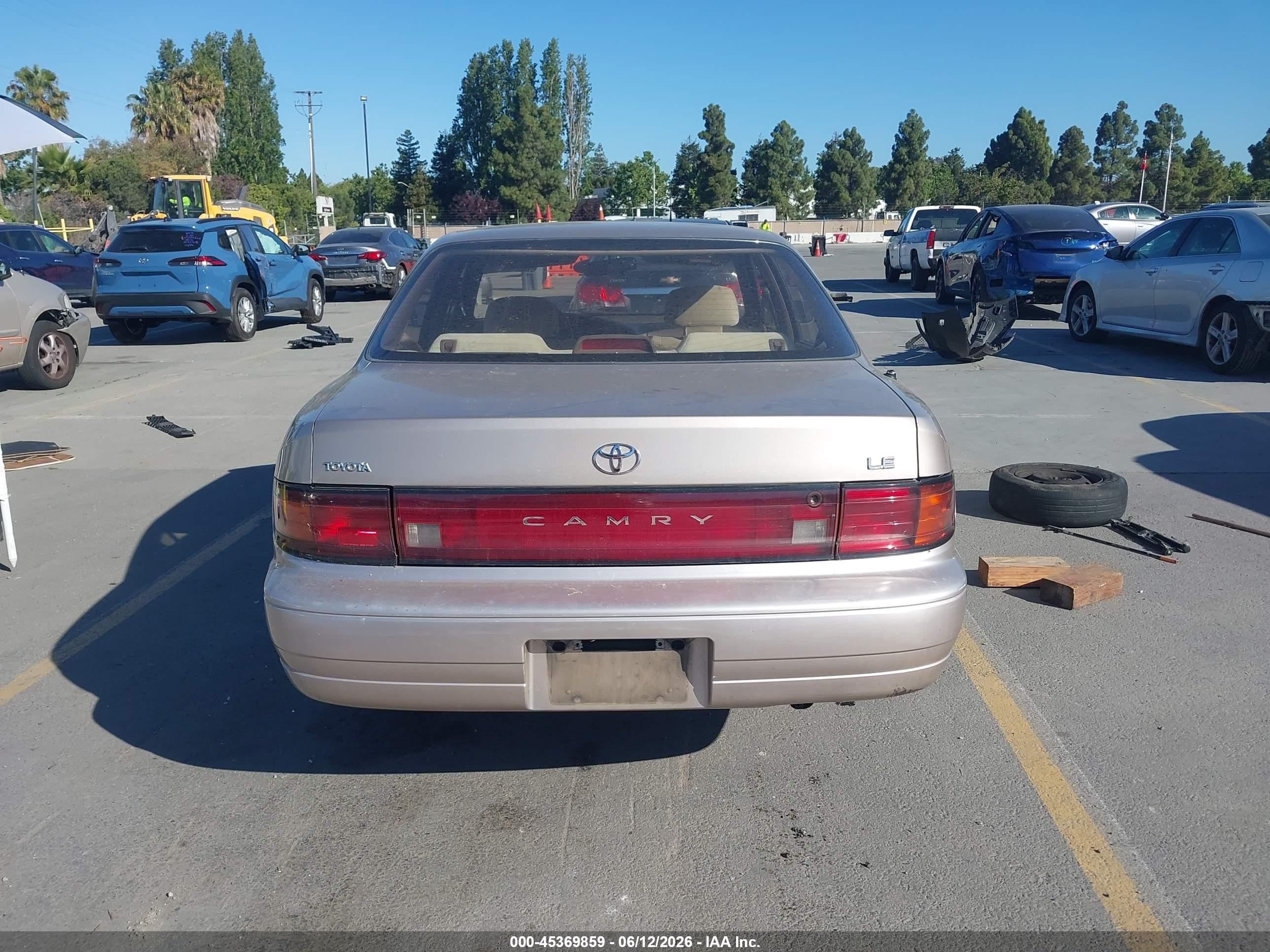 1994 Toyota Camry Le Brown vin: JT2SK12E0R0194617