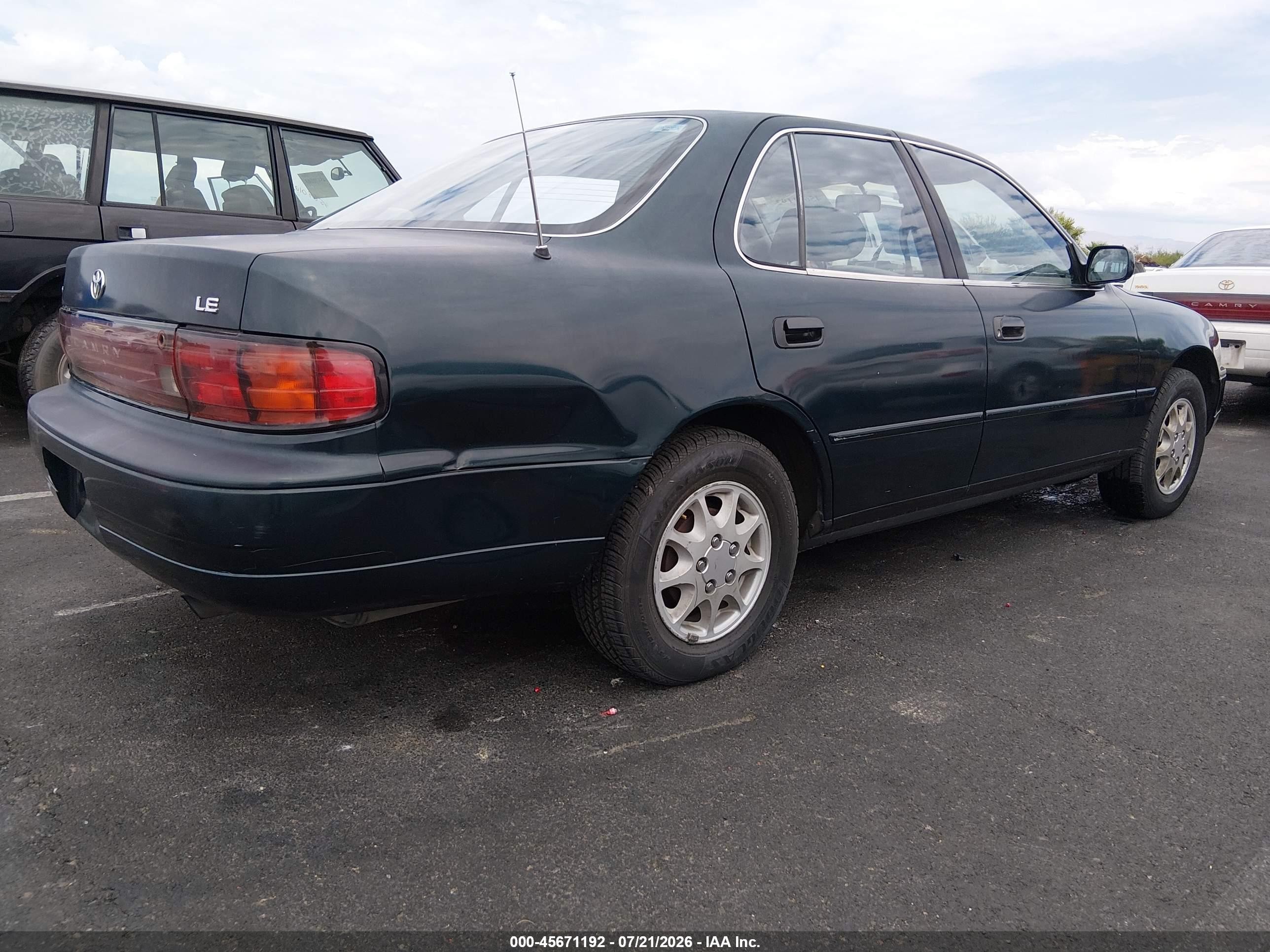 1992 Toyota Camry Le Green vin: JT2SK12E1N0035941
