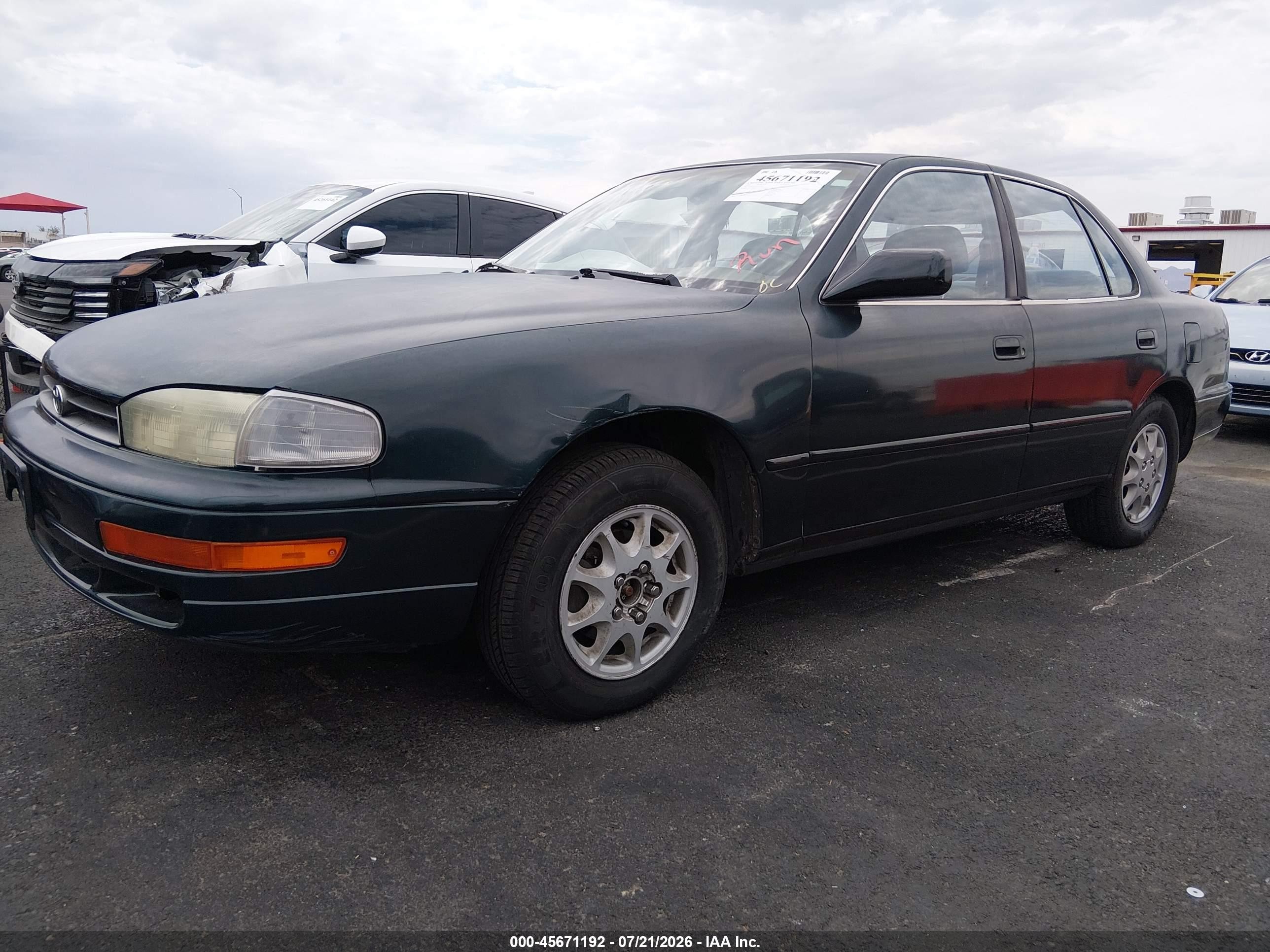 1992 Toyota Camry Le Green vin: JT2SK12E1N0035941