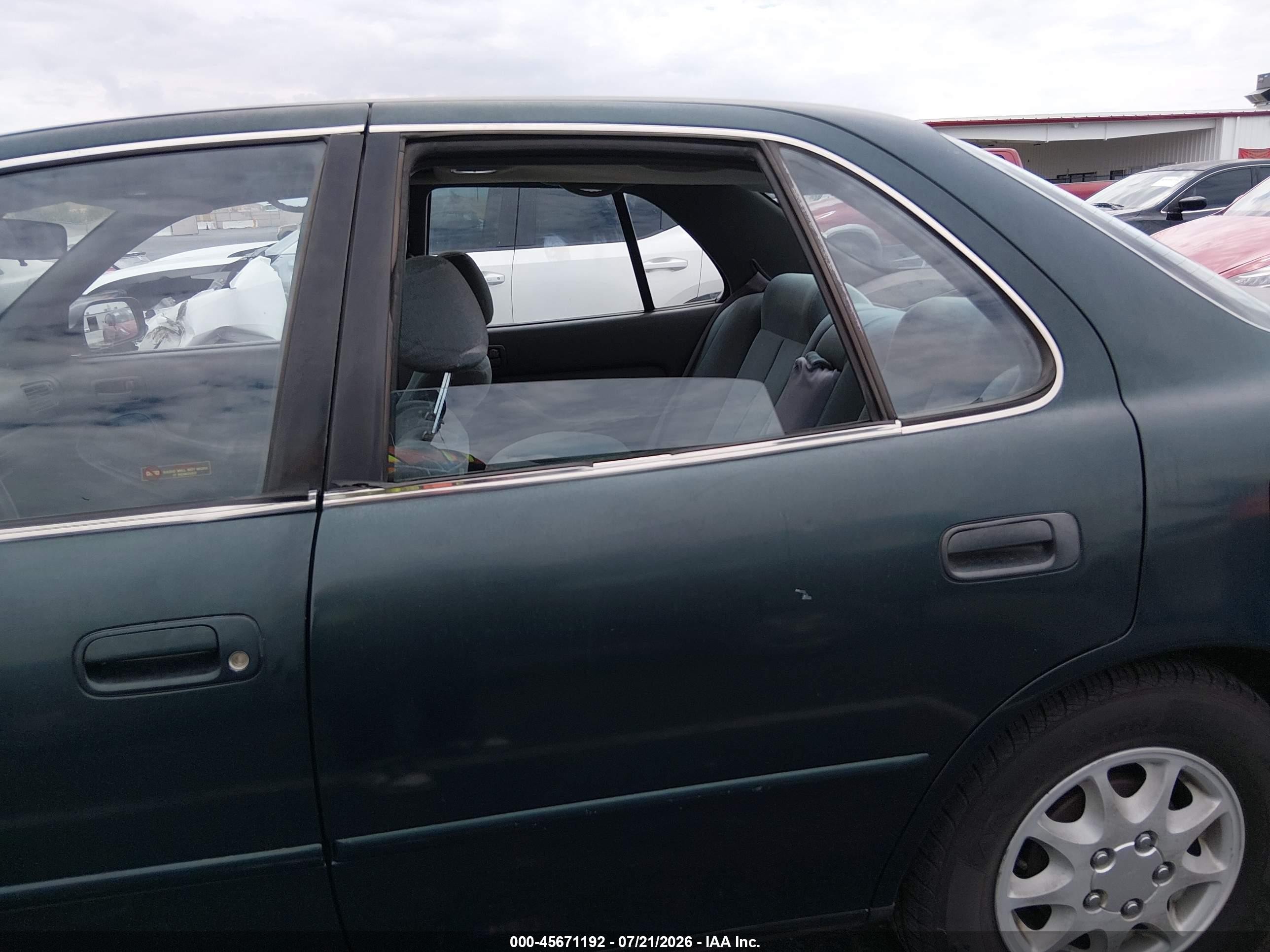 1992 Toyota Camry Le Green vin: JT2SK12E1N0035941