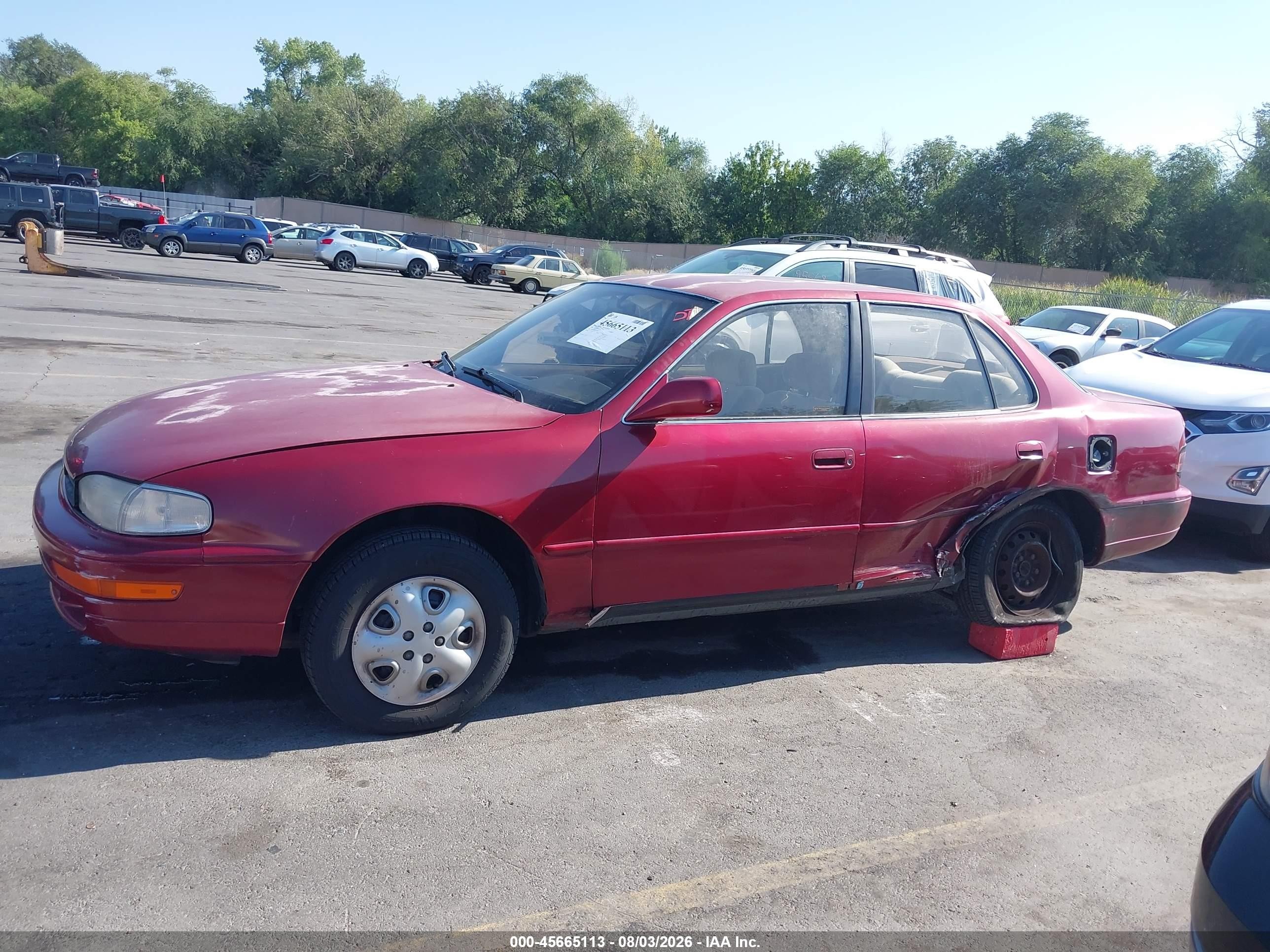 1994 Toyota Camry Le Red vin: JT2SK12E1R0244098