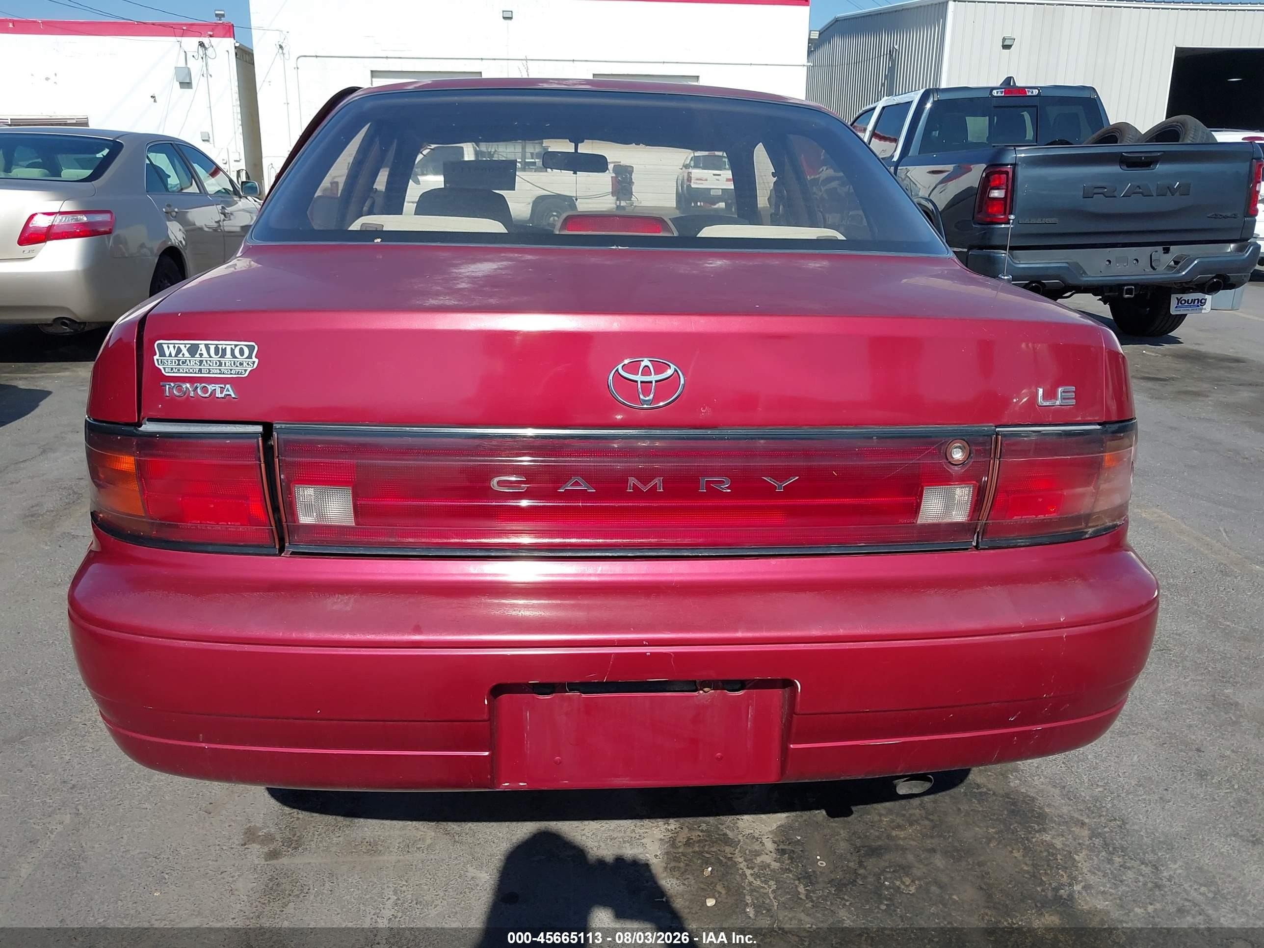 1994 Toyota Camry Le Red vin: JT2SK12E1R0244098