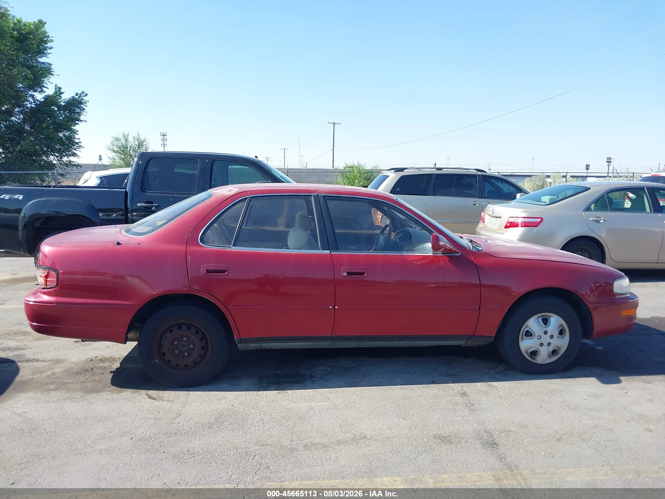 1994 Toyota Camry Le Red vin: JT2SK12E1R0244098