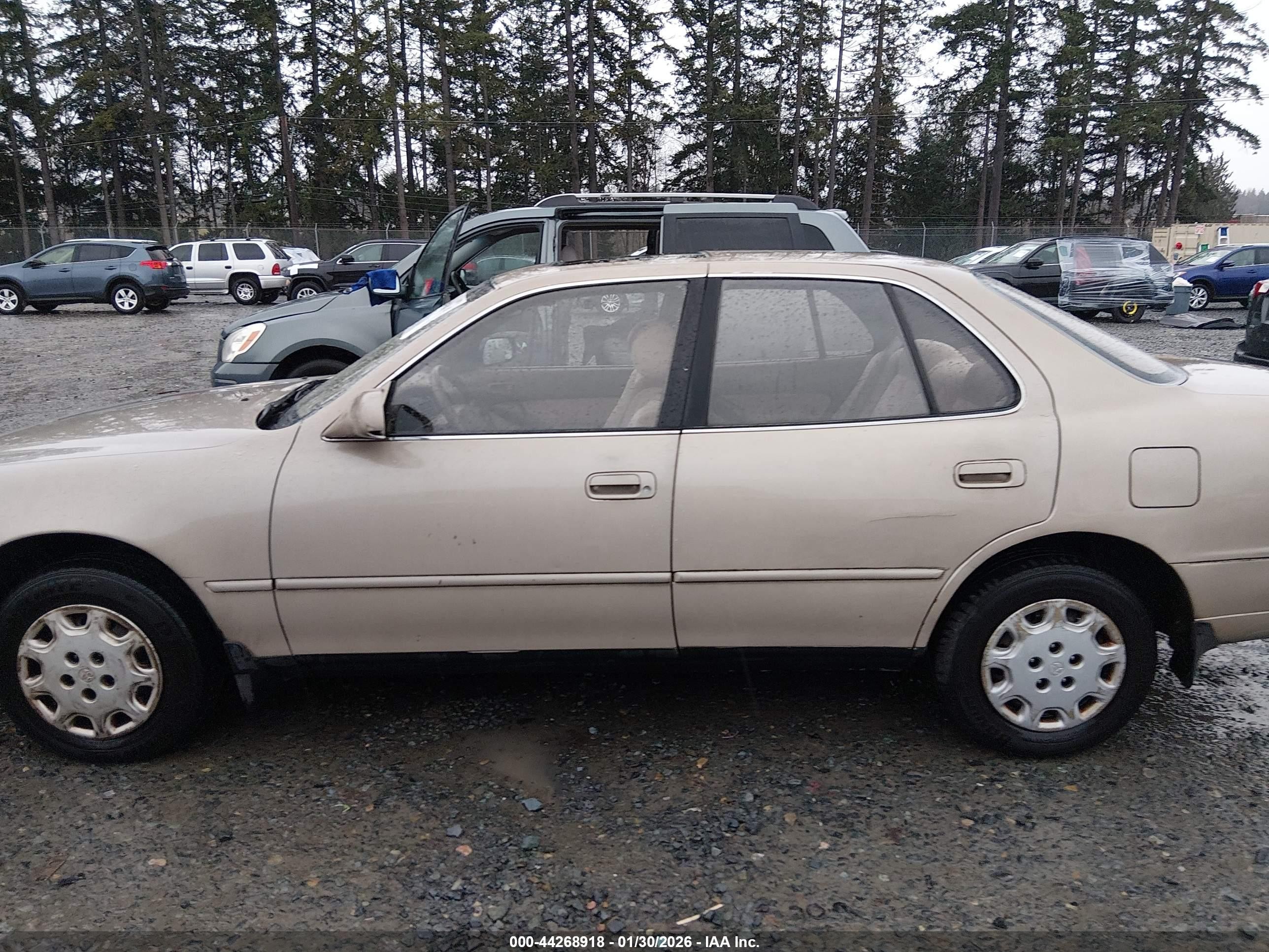 1995 Toyota Camry Le Gold vin: JT2SK12E1S0316620