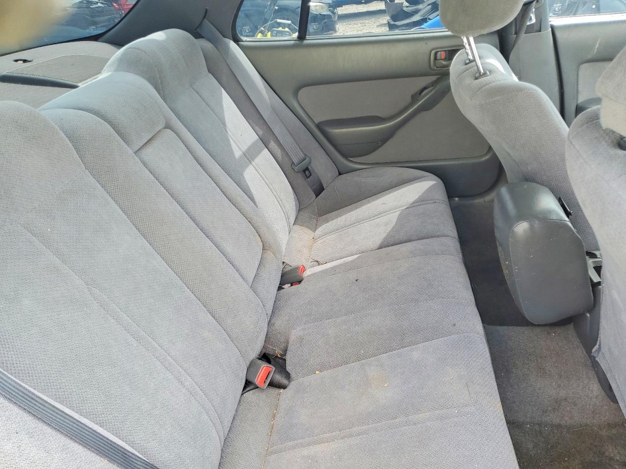1995 Toyota Camry Le Gray vin: JT2SK12E1S0332459