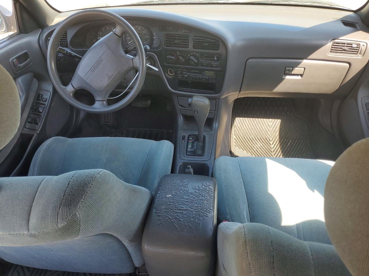 1993 Toyota Camry Le Green vin: JT2SK12E2P0150129