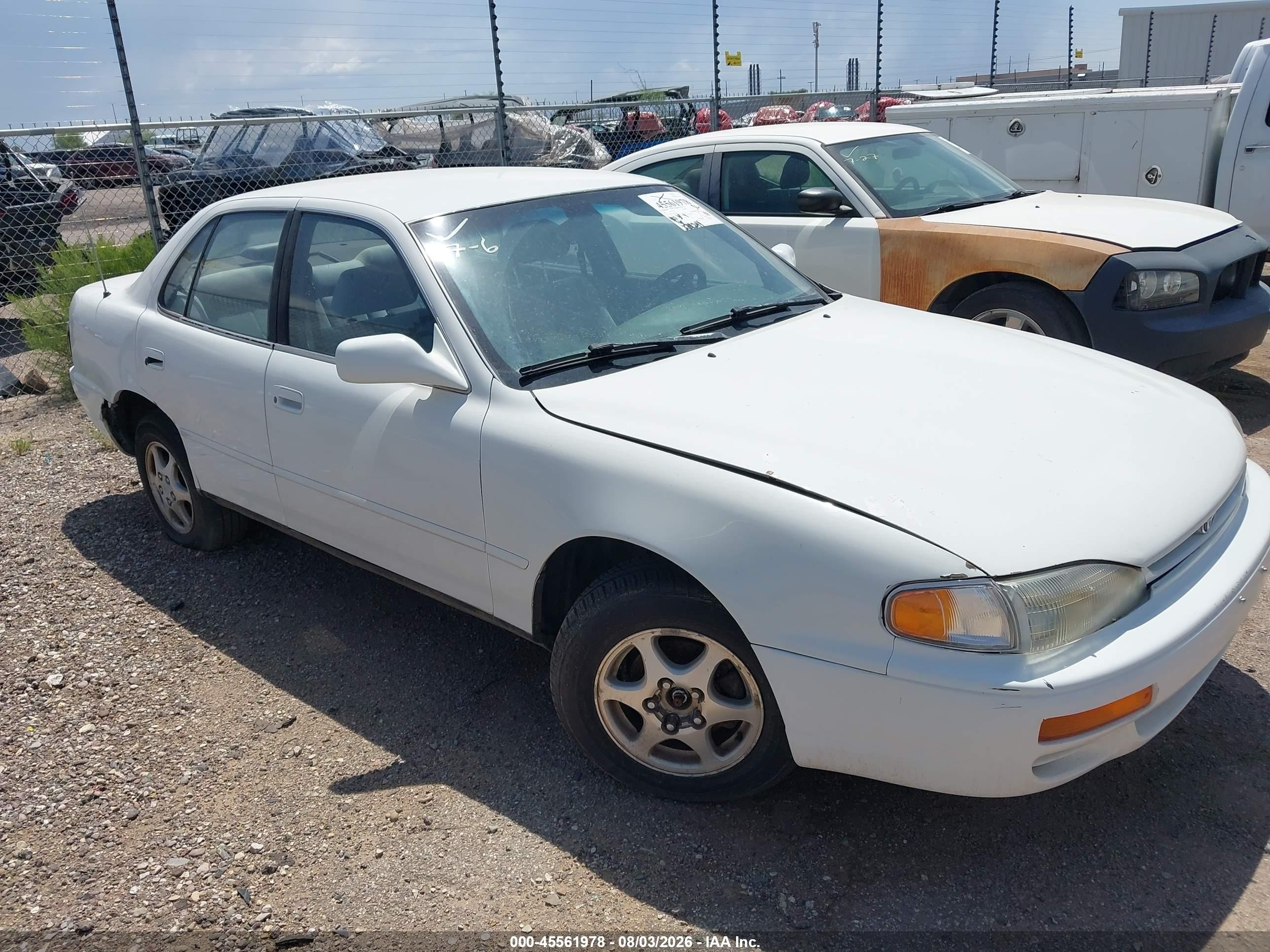 1995 Toyota Camry Le White vin: JT2SK12E2S0326637