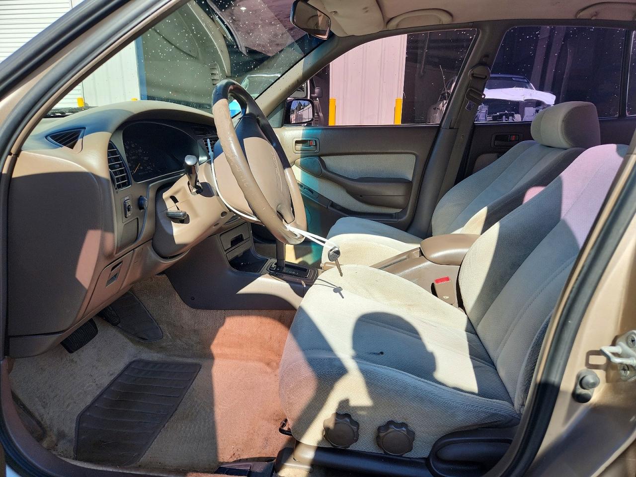 1994 Toyota Camry Le Gold vin: JT2SK12E3R0254566