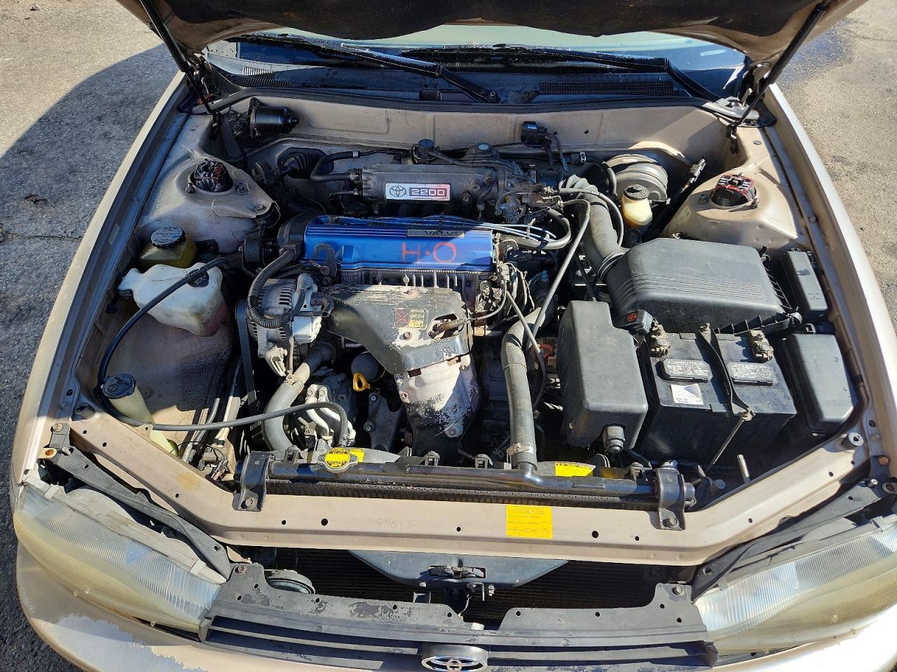 1994 Toyota Camry Le Gold vin: JT2SK12E3R0254566