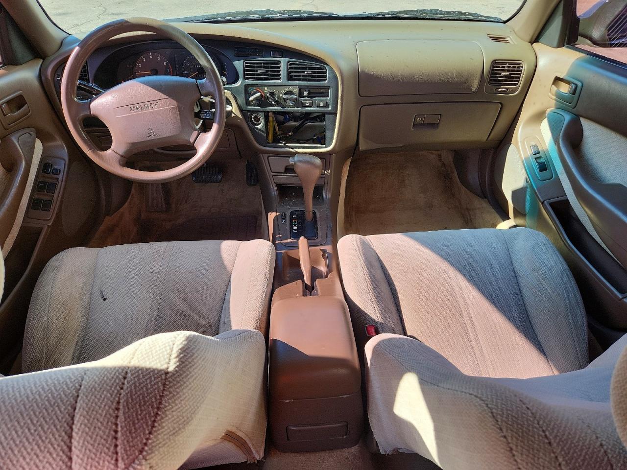 1994 Toyota Camry Le Gold vin: JT2SK12E3R0254566