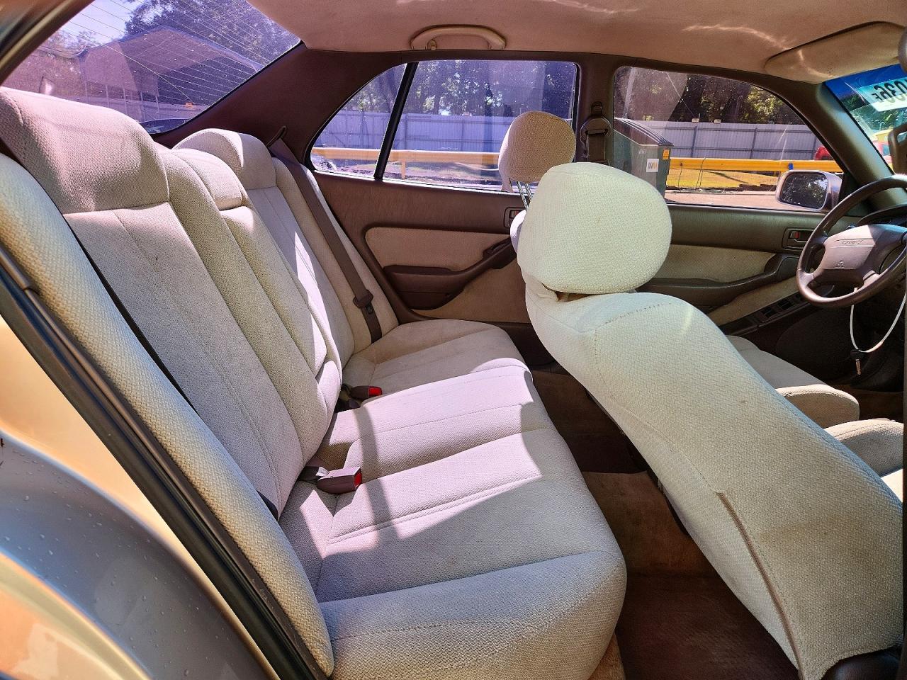 1994 Toyota Camry Le Gold vin: JT2SK12E3R0254566
