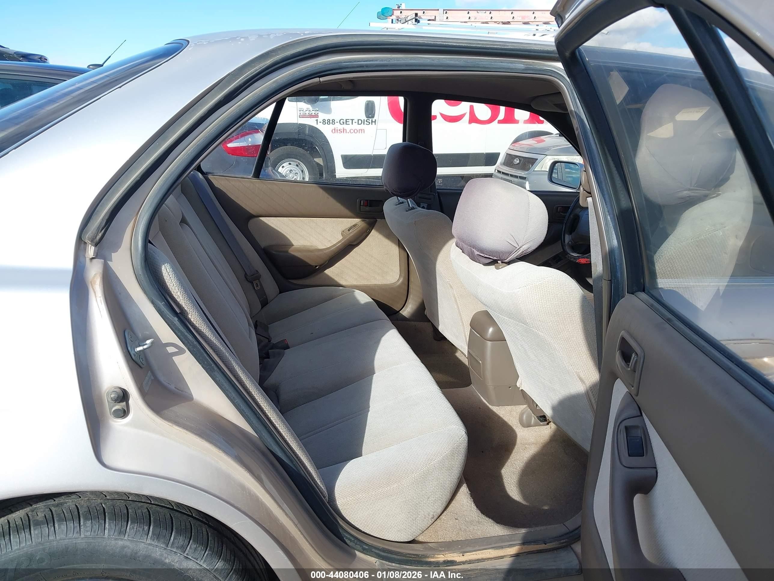 1995 Toyota Camry Le Gold vin: JT2SK12E3S0313699