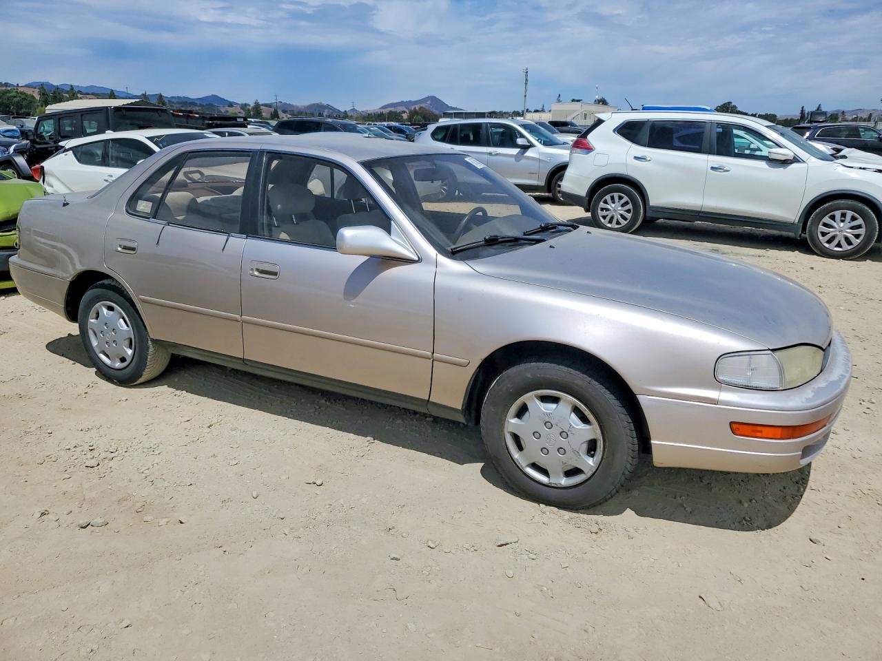 1994 Toyota Camry Le Желто-коричневый vin: JT2SK12E4R0268167