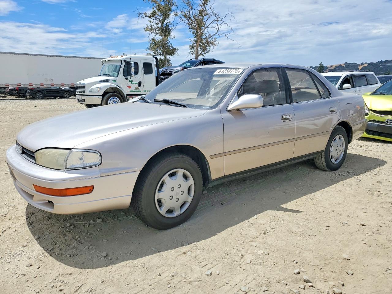 1994 Toyota Camry Le Желто-коричневый vin: JT2SK12E4R0268167
