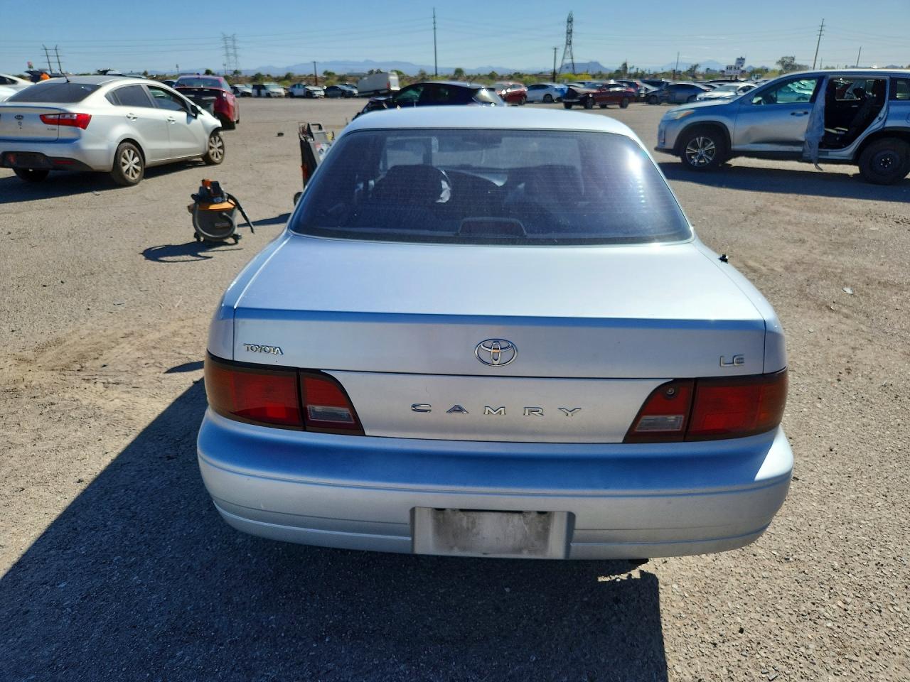 1995 Toyota Camry Le Silver vin: JT2SK12E4S0277487