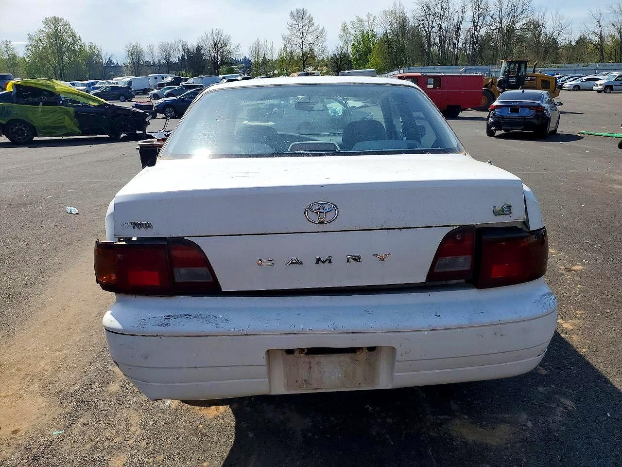 1995 Toyota Camry Le Белый vin: JT2SK12E4S0294841