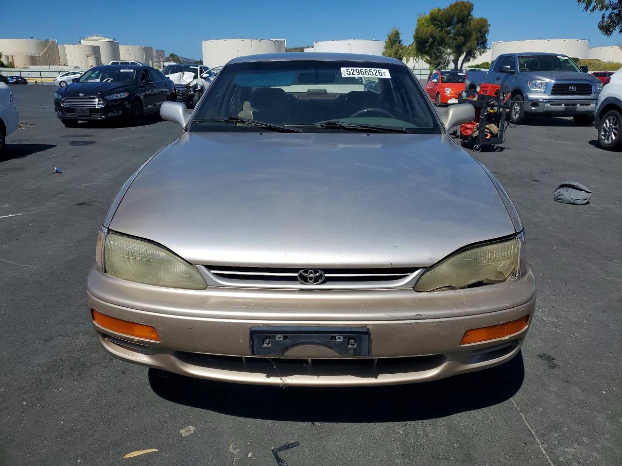 1995 Toyota Camry Le Gold vin: JT2SK12E5S0312683