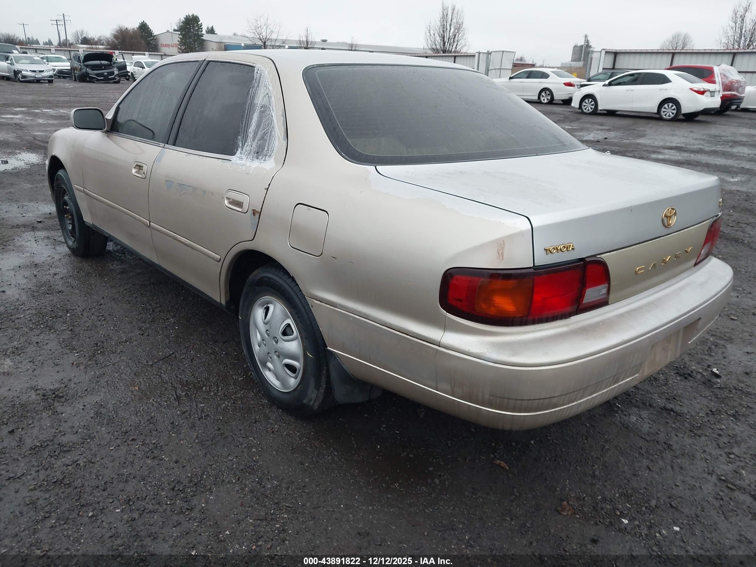 1995 Toyota Camry Le Gold vin: JT2SK12E5S0327734